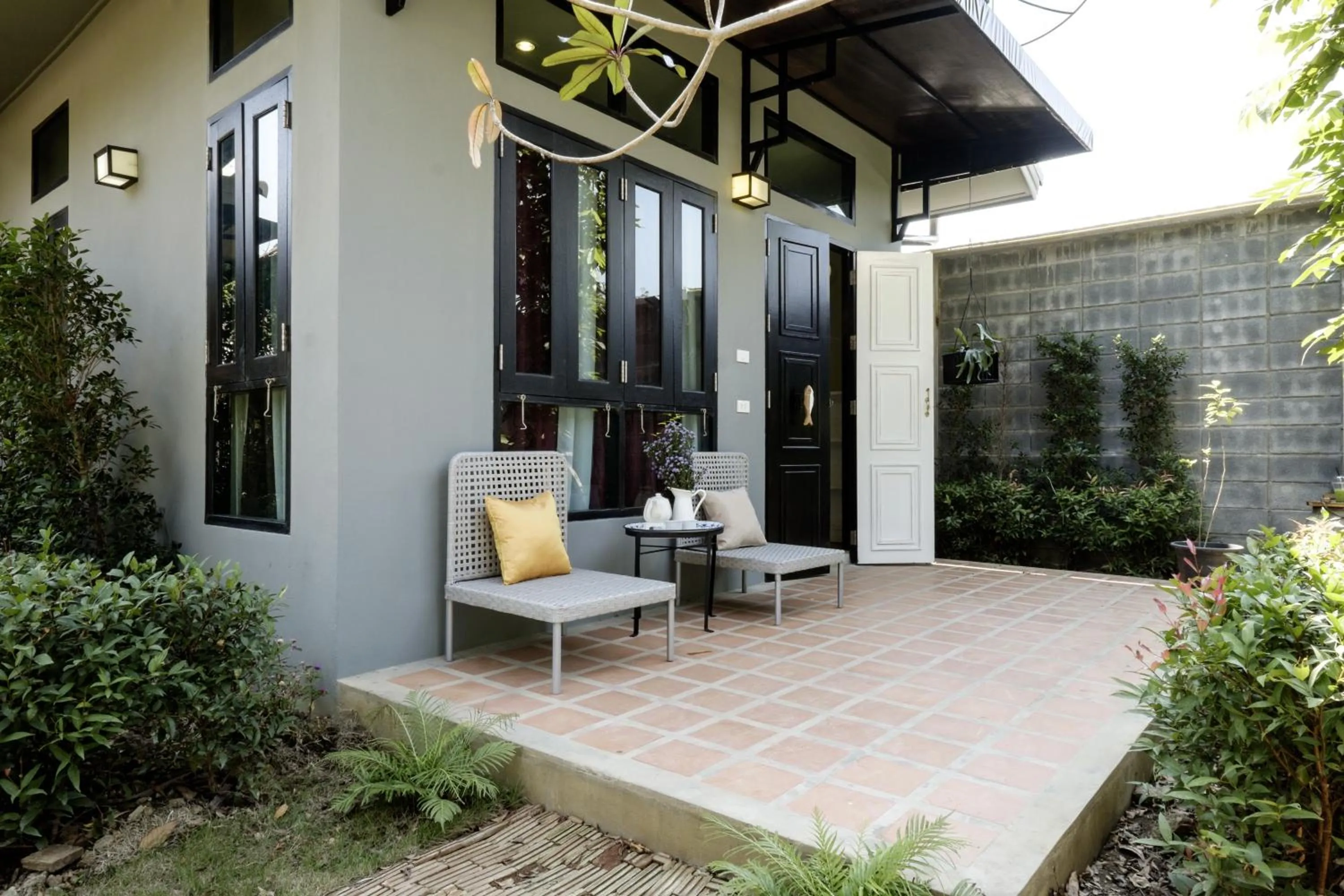 Decorative detail in Amphawa Caza Platuu