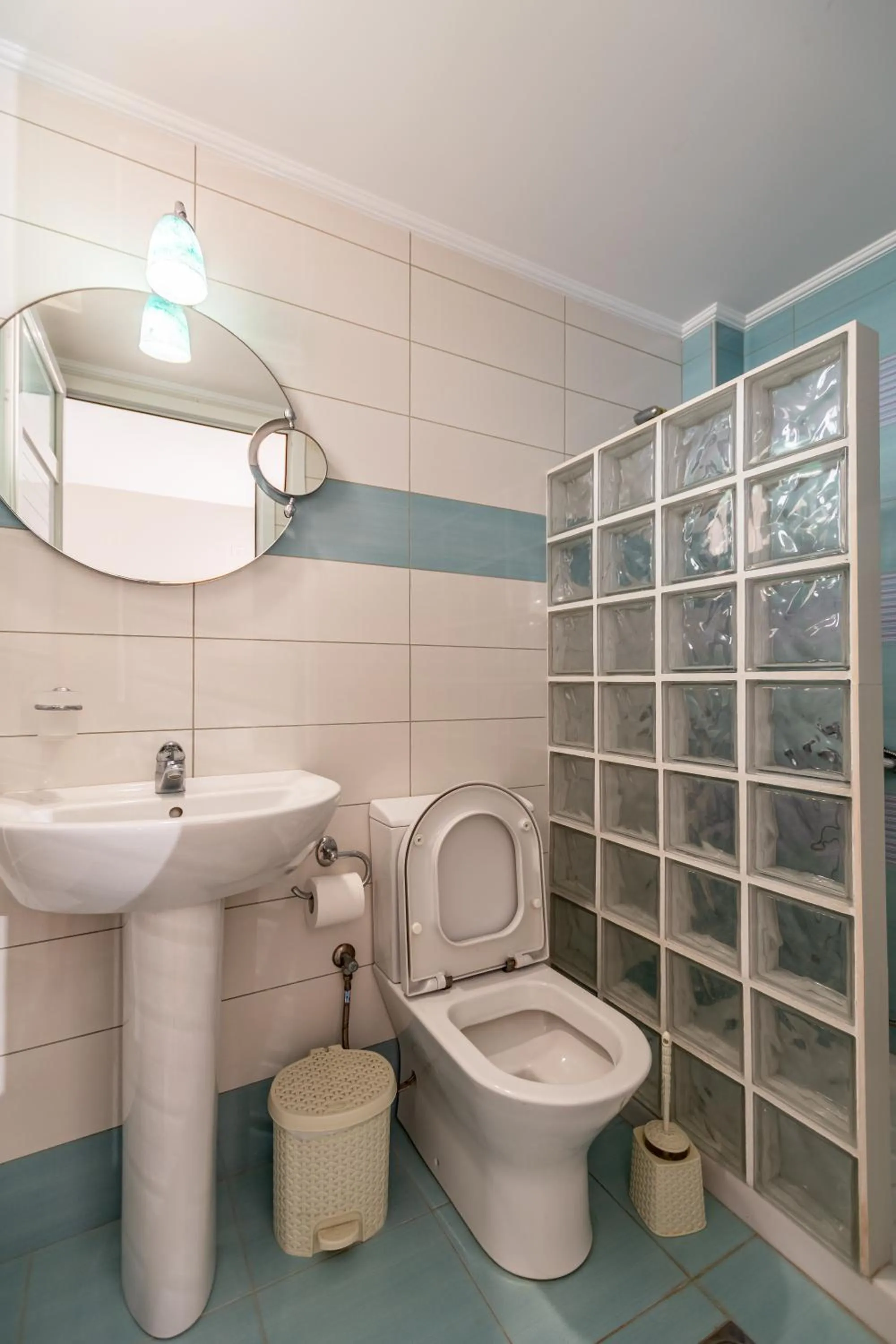 Bathroom in Pleasure Beach Hotel