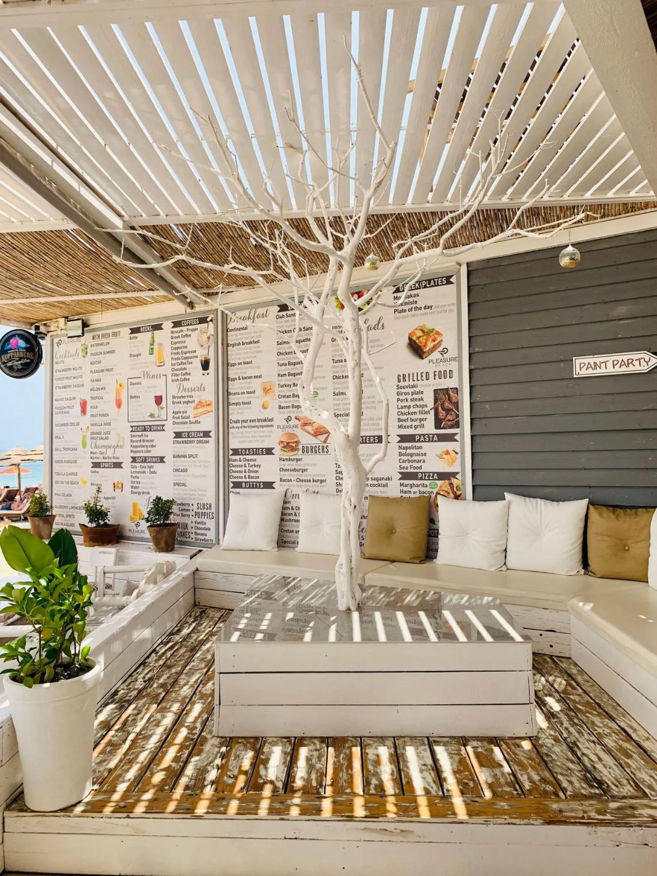 Lounge or bar in Pleasure Beach Hotel