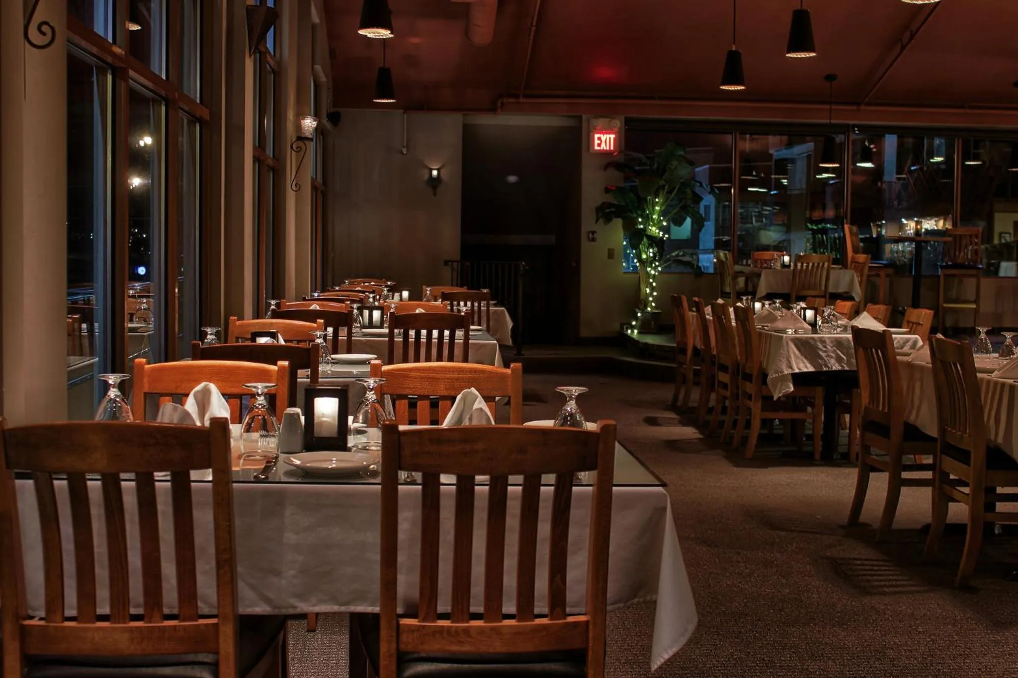 Restaurant/places to eat in Holiday Inn Hotel & Suites Osoyoos by IHG