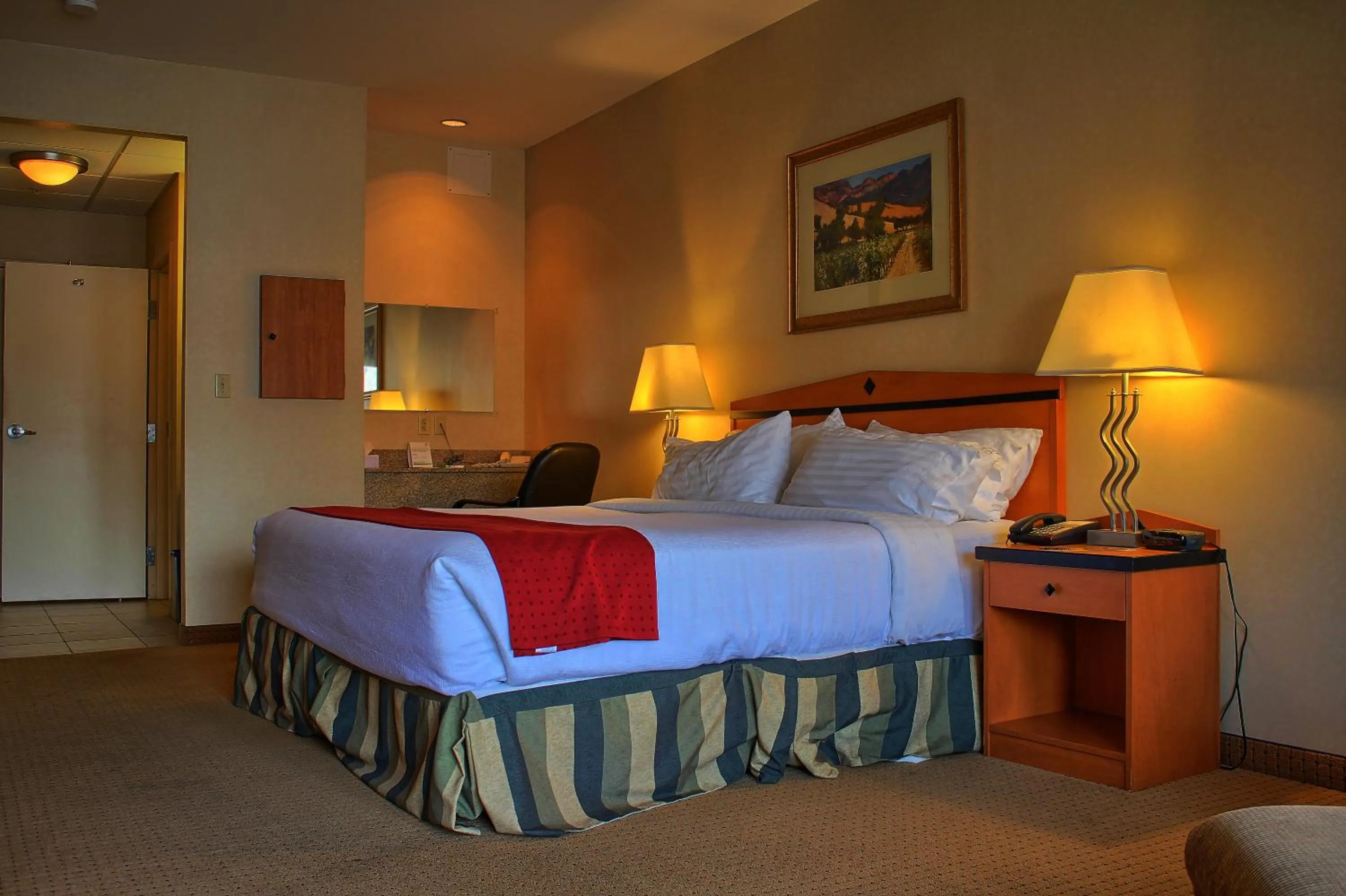 Bed in Holiday Inn Hotel & Suites Osoyoos by IHG