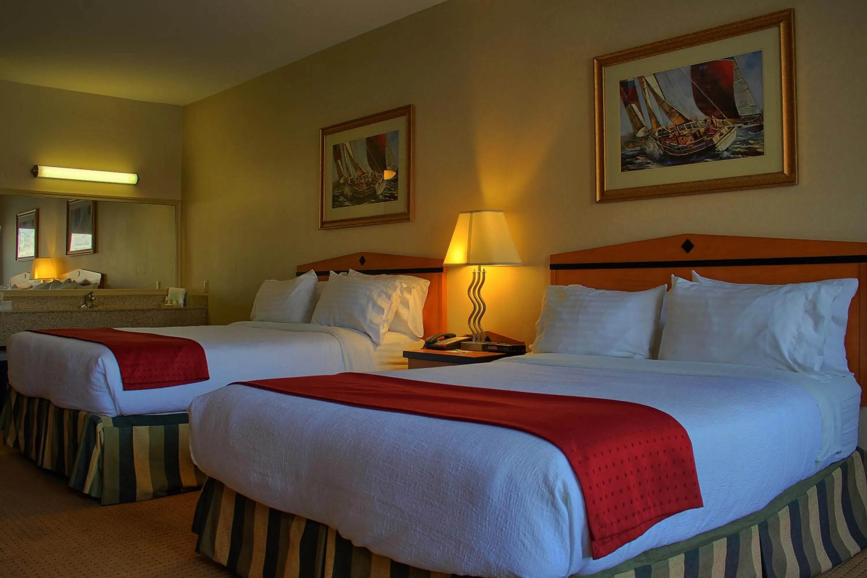 Bed in Holiday Inn Hotel & Suites Osoyoos by IHG