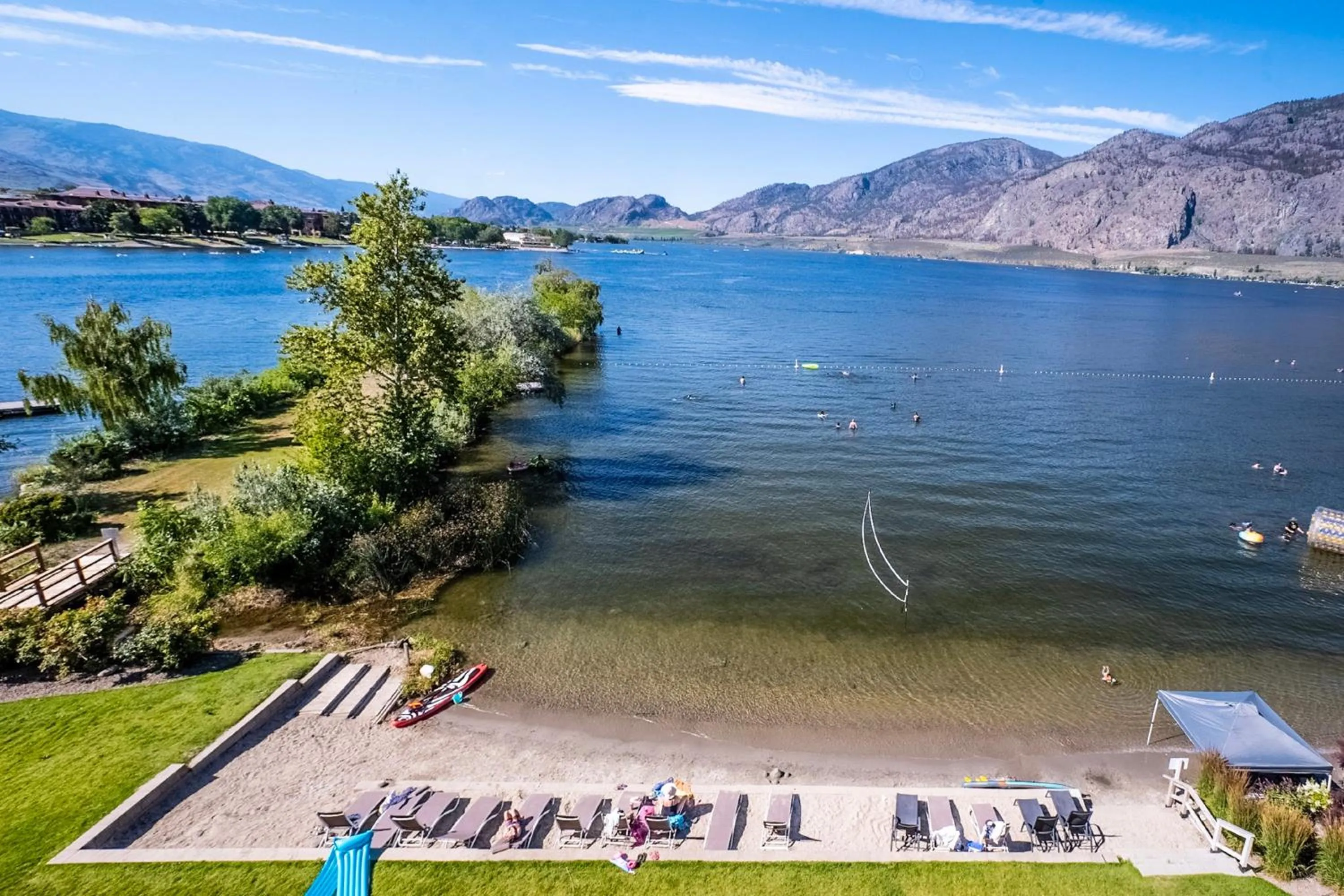 Property building in Holiday Inn Hotel & Suites Osoyoos by IHG