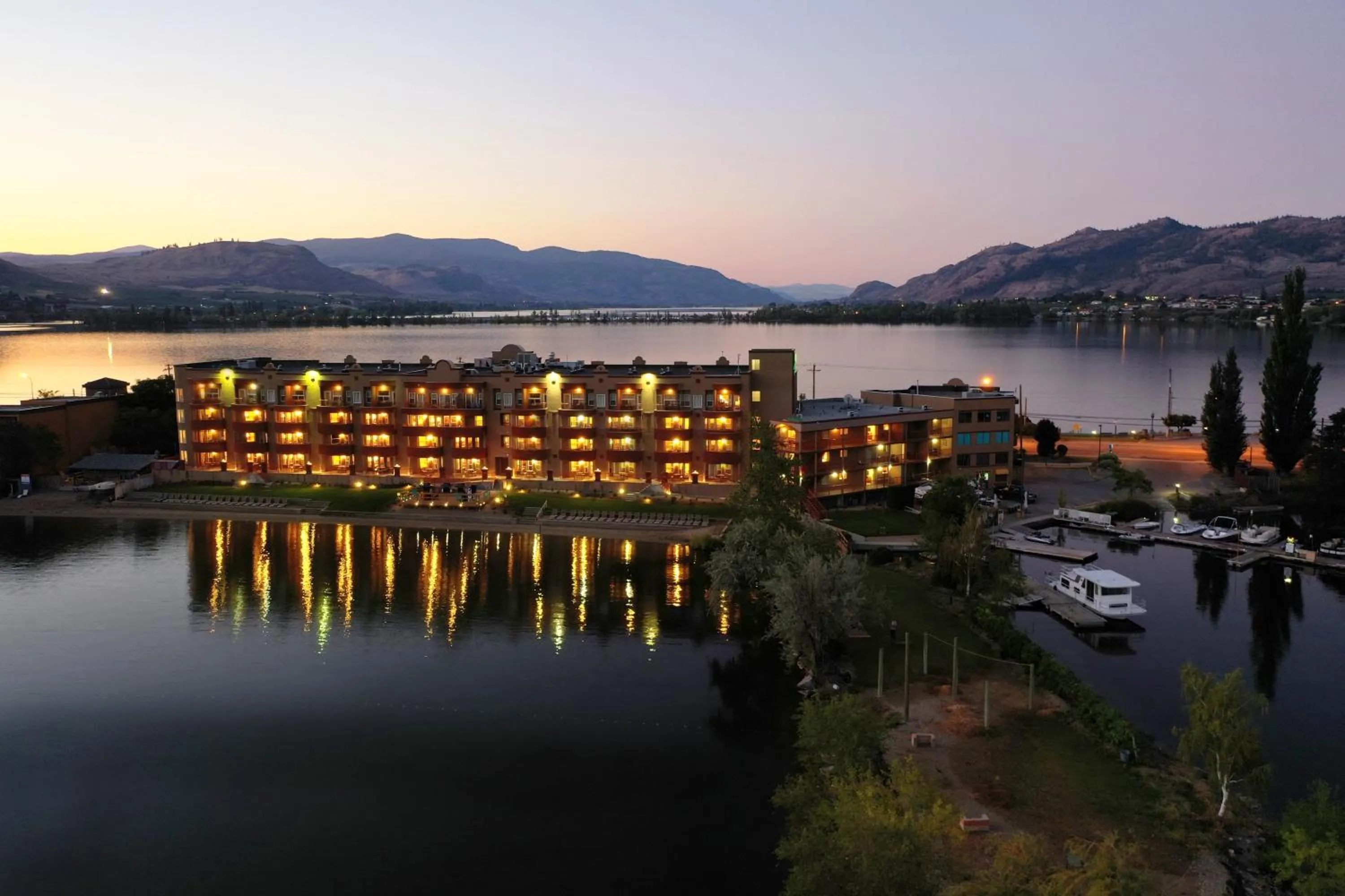Property building in Holiday Inn Hotel & Suites Osoyoos by IHG