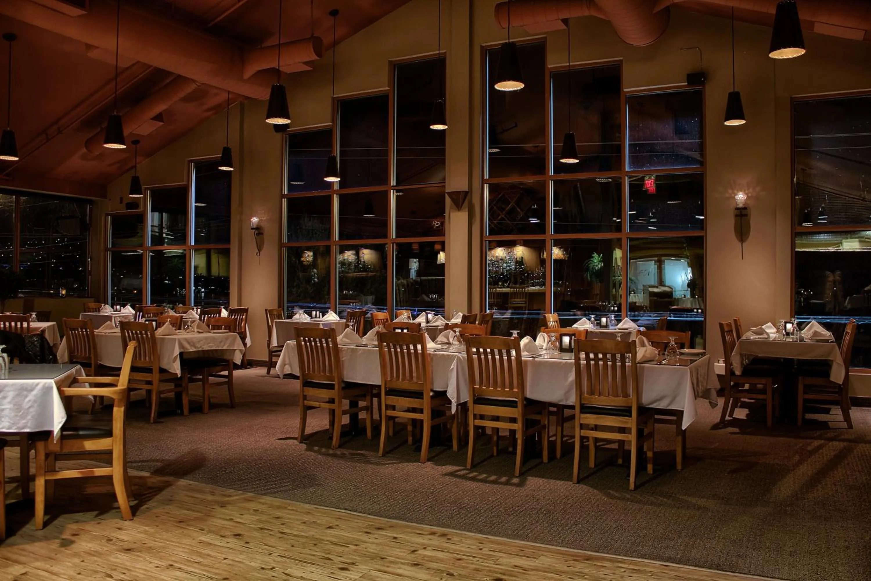 Restaurant/places to eat in Holiday Inn Hotel & Suites Osoyoos by IHG