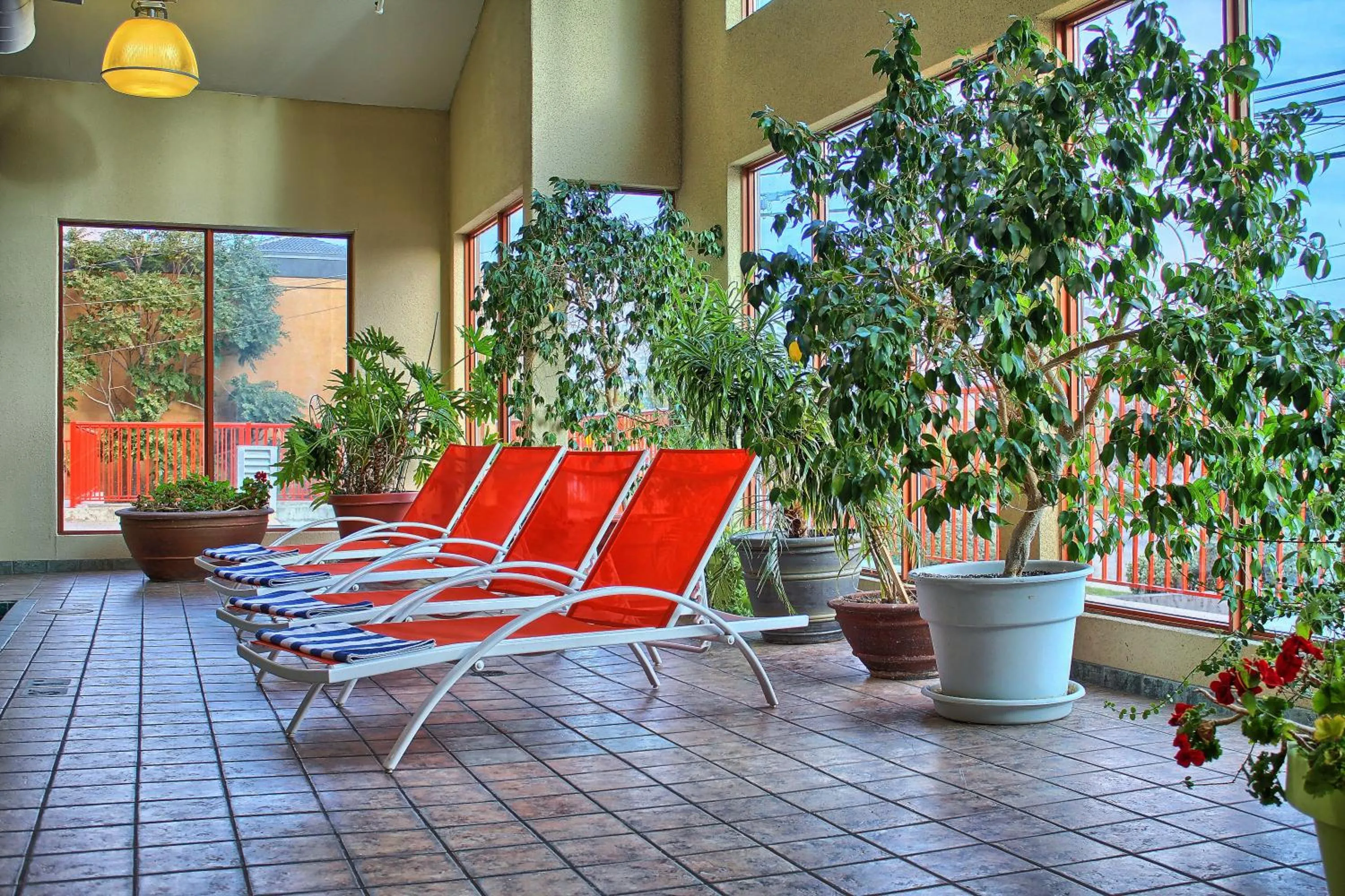 Swimming pool in Holiday Inn Hotel & Suites Osoyoos by IHG