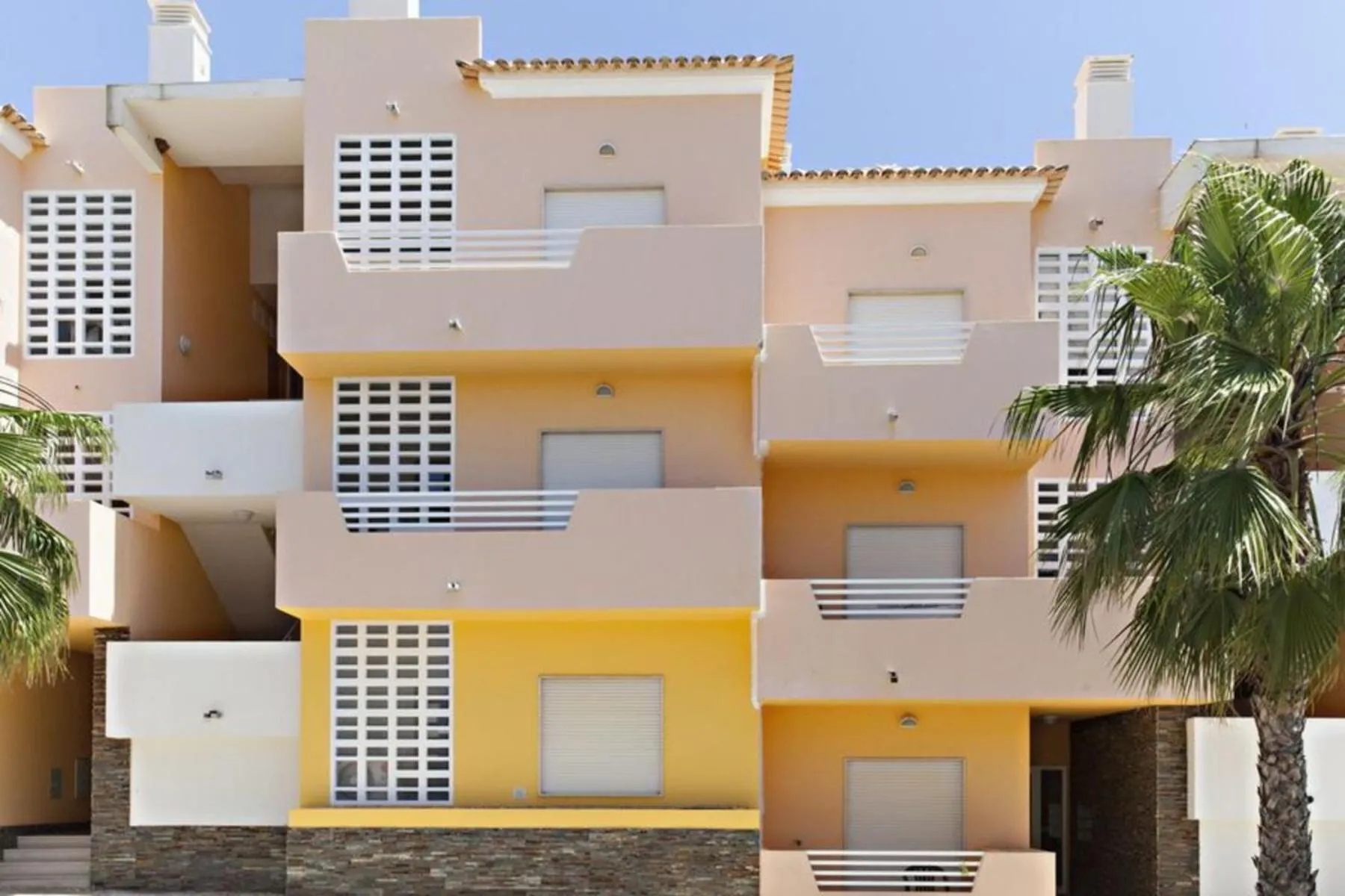 Property building in Apartamento Duja