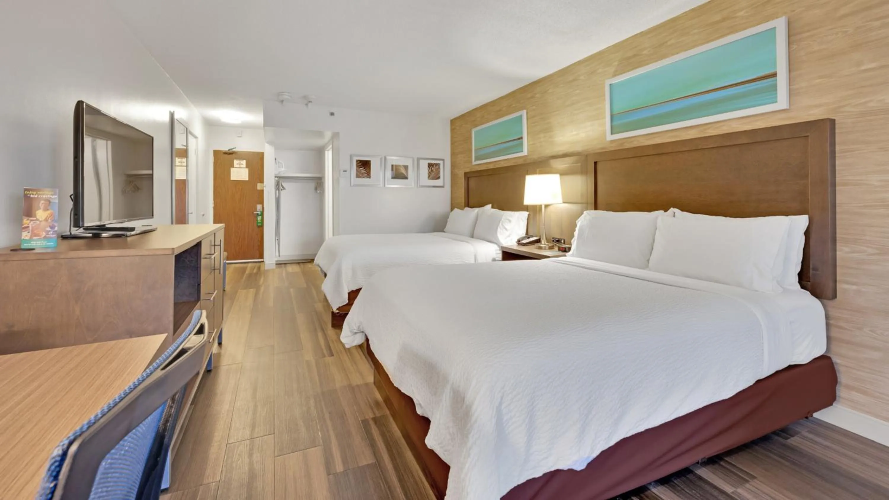 Photo of the whole room, Bed in Holiday Inn Hotel Peterborough Waterfront by IHG