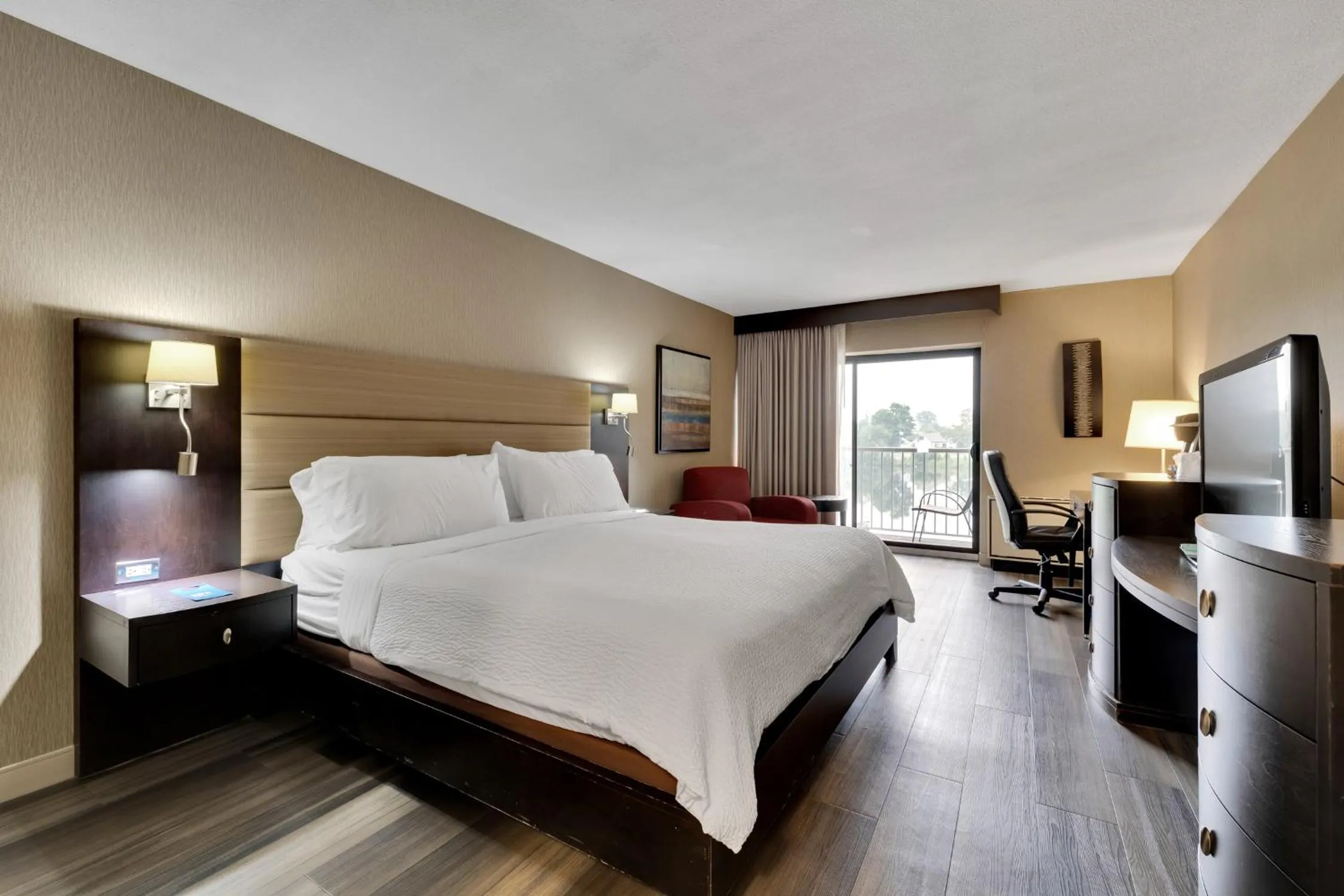 Bed in Holiday Inn Hotel Peterborough Waterfront by IHG