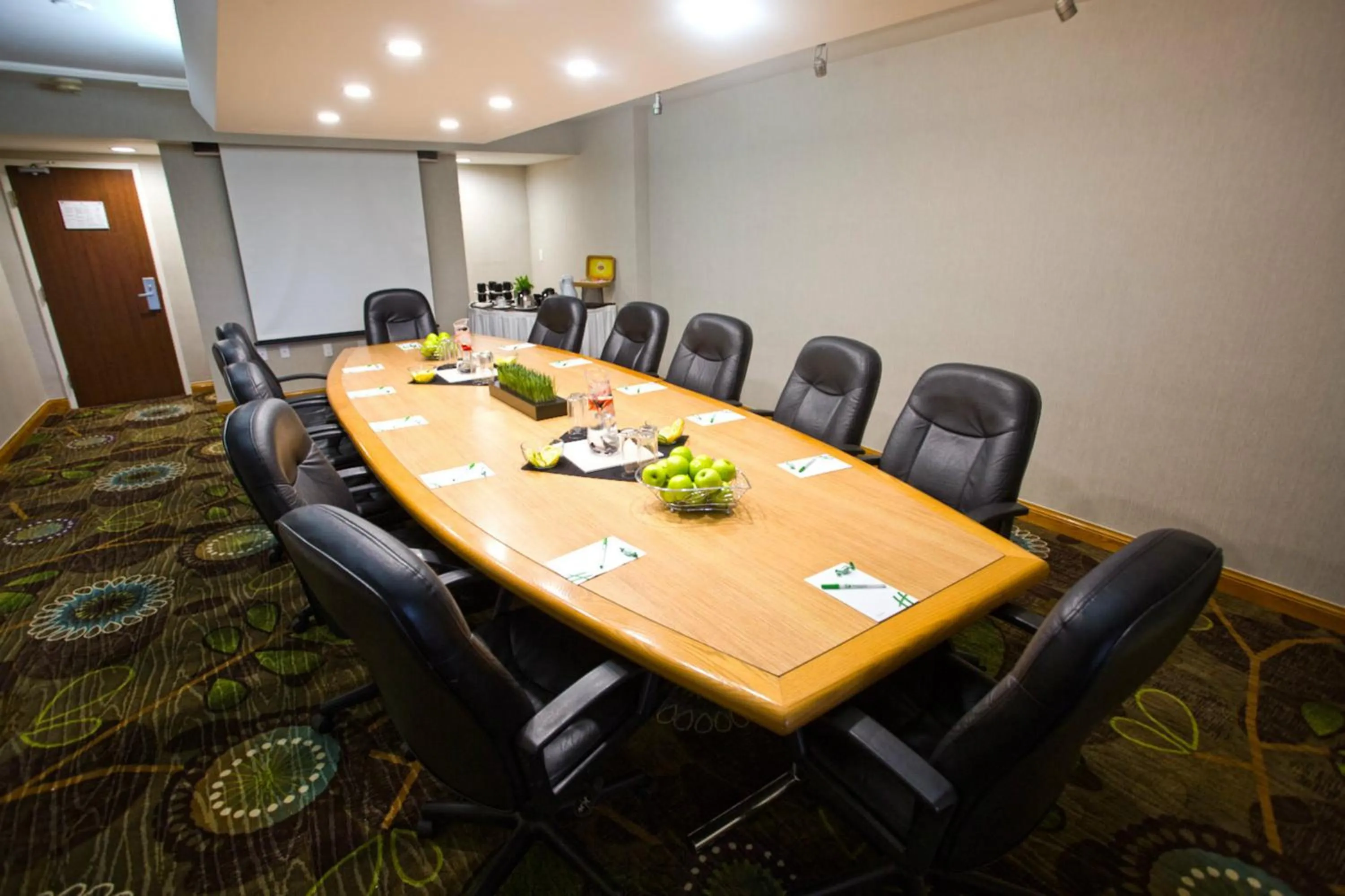 Meeting/conference room in Holiday Inn Hotel Peterborough Waterfront by IHG