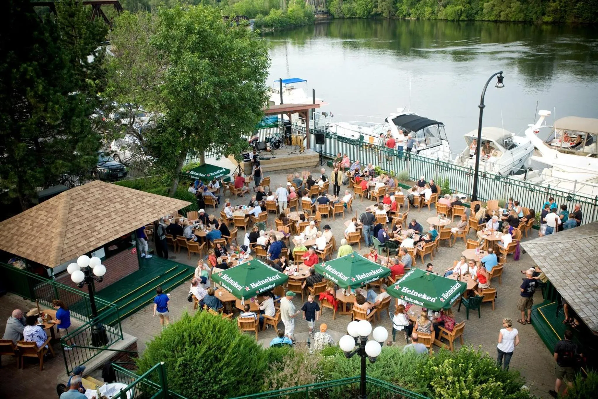 Restaurant/places to eat in Holiday Inn Hotel Peterborough Waterfront by IHG