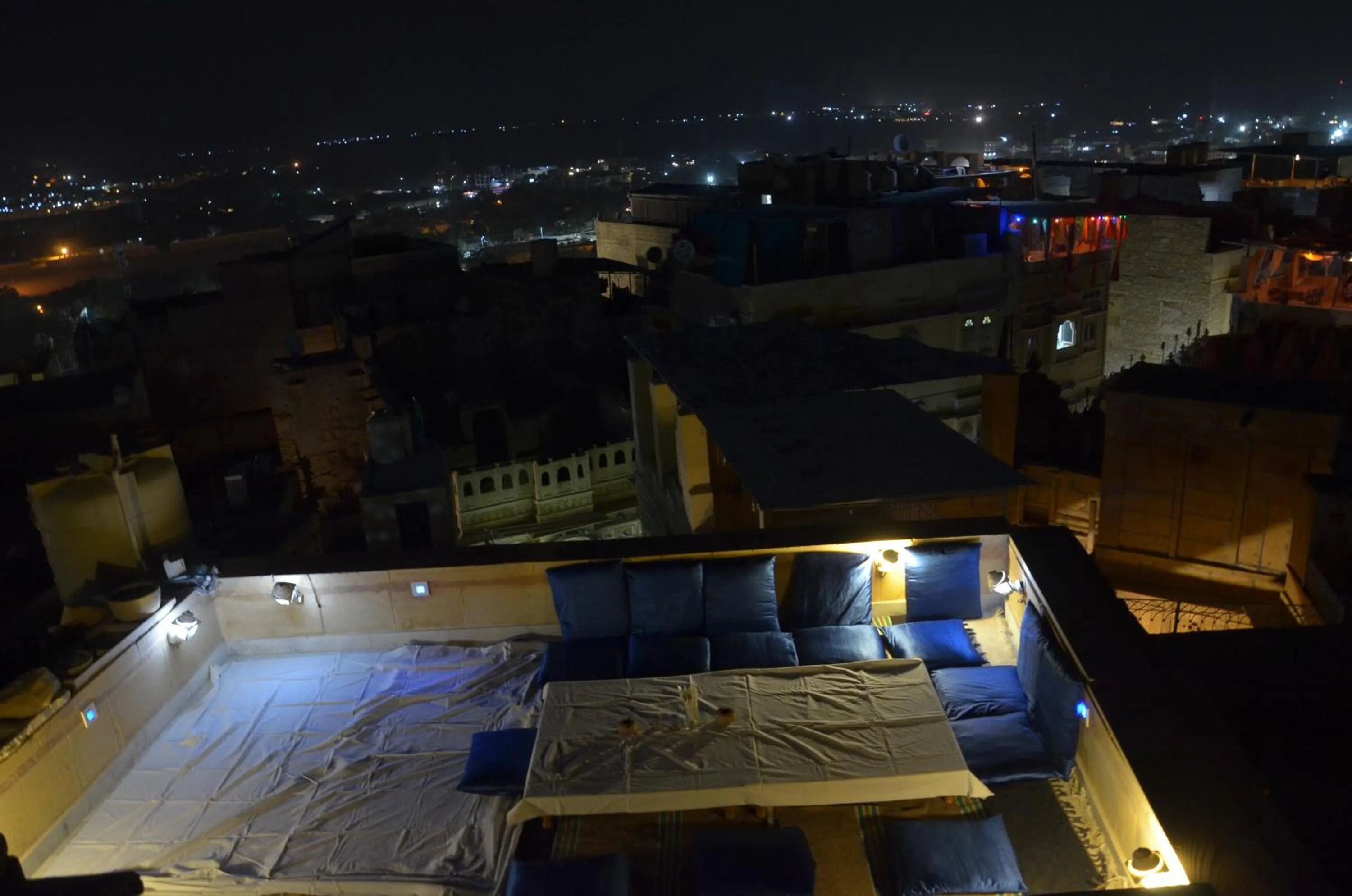 Restaurant/places to eat in Hotel Siddhartha