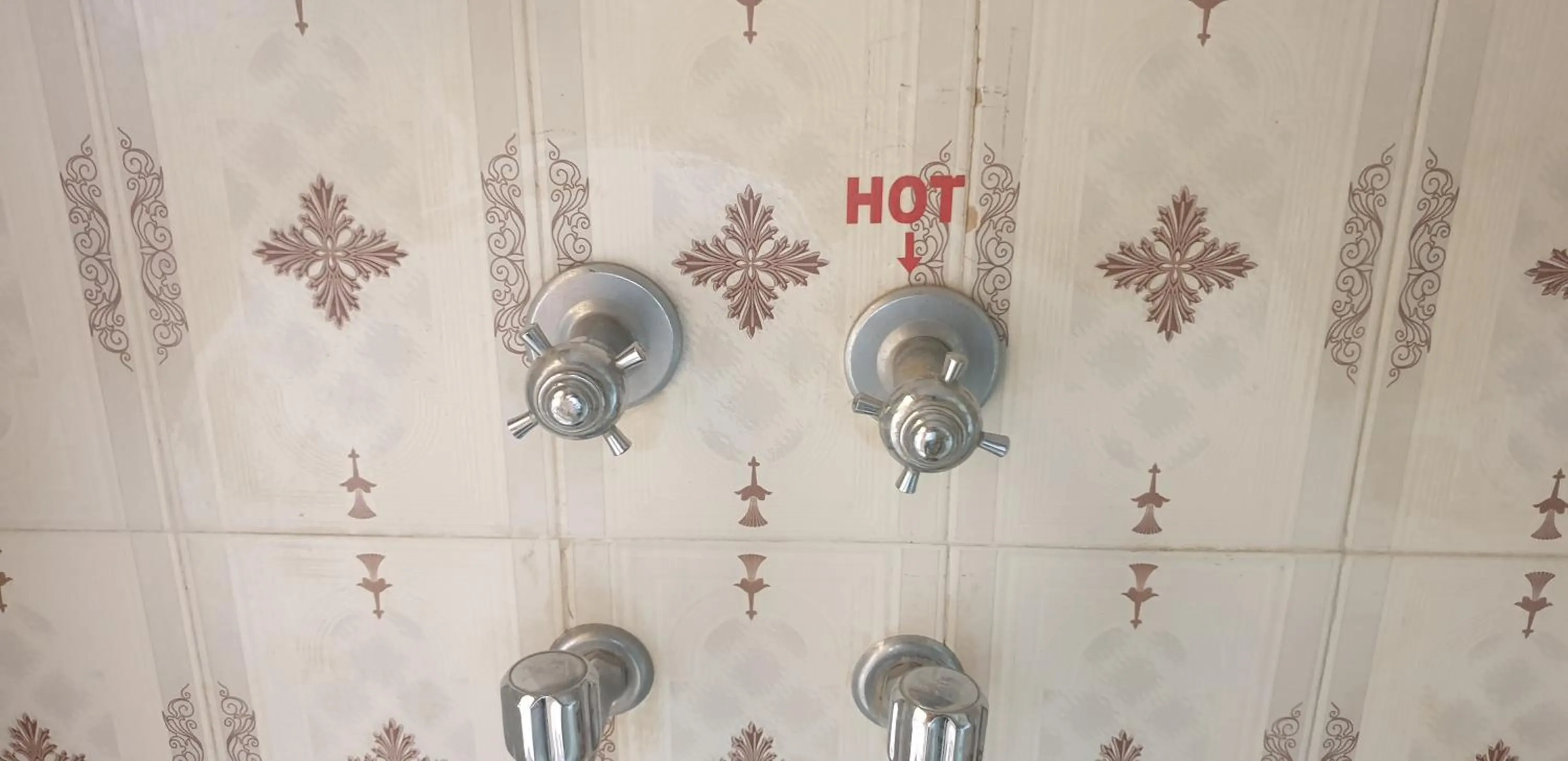 Shower in Hotel Siddhartha