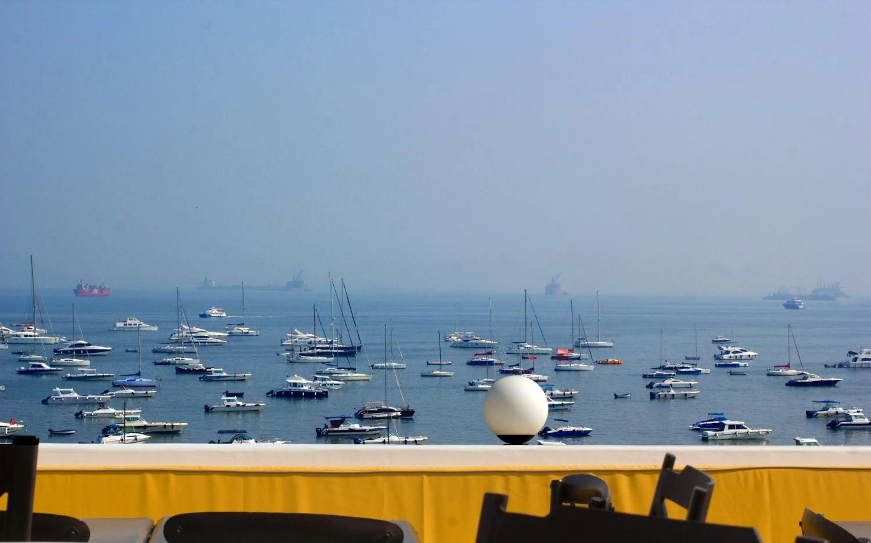 Sea view in Hotel Harbour View Colaba