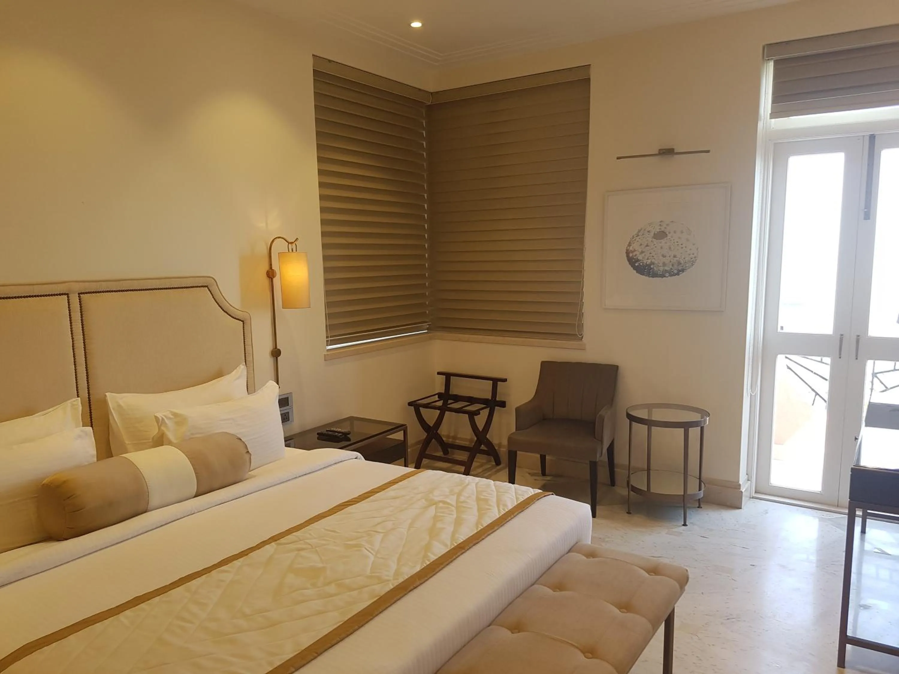 Bedroom, Bed in Hotel Harbour View Colaba
