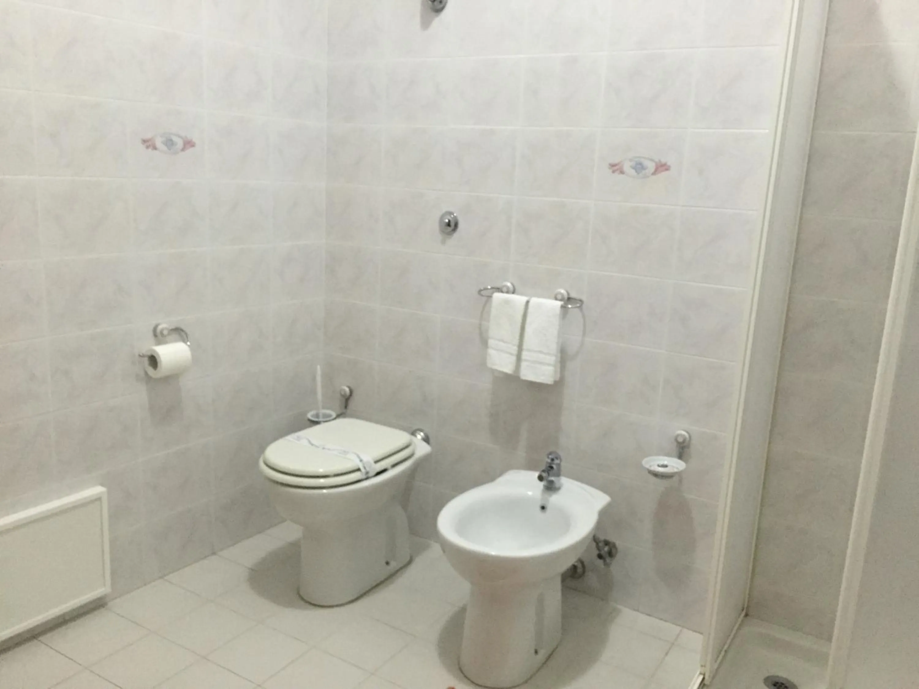 Bathroom in Castelvetere Hotel