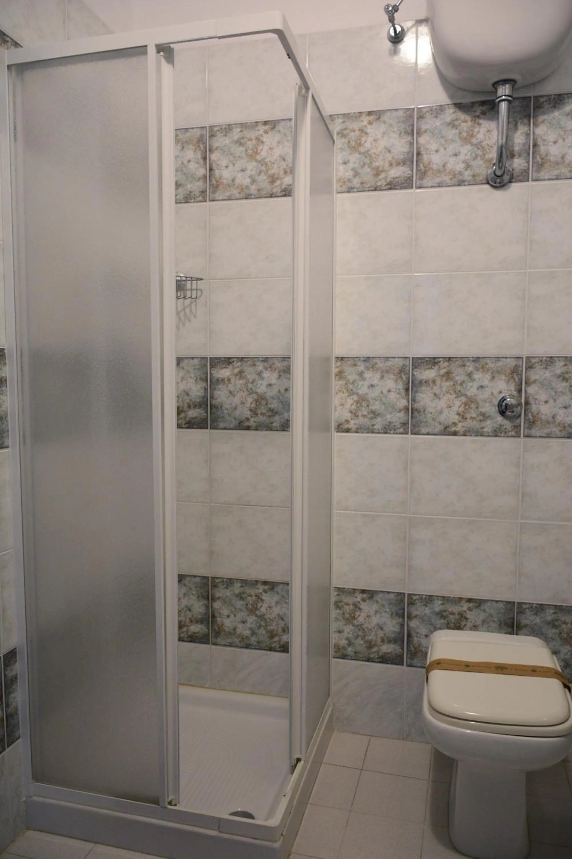 Shower in Castelvetere Hotel