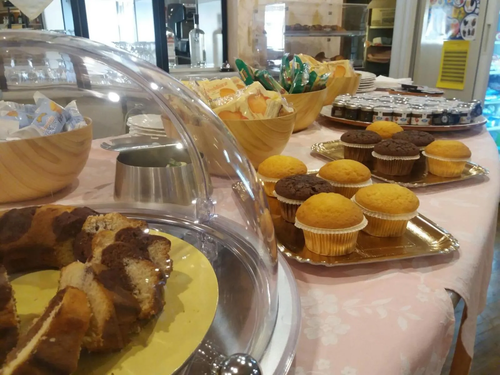 Food and drinks in Castelvetere Hotel