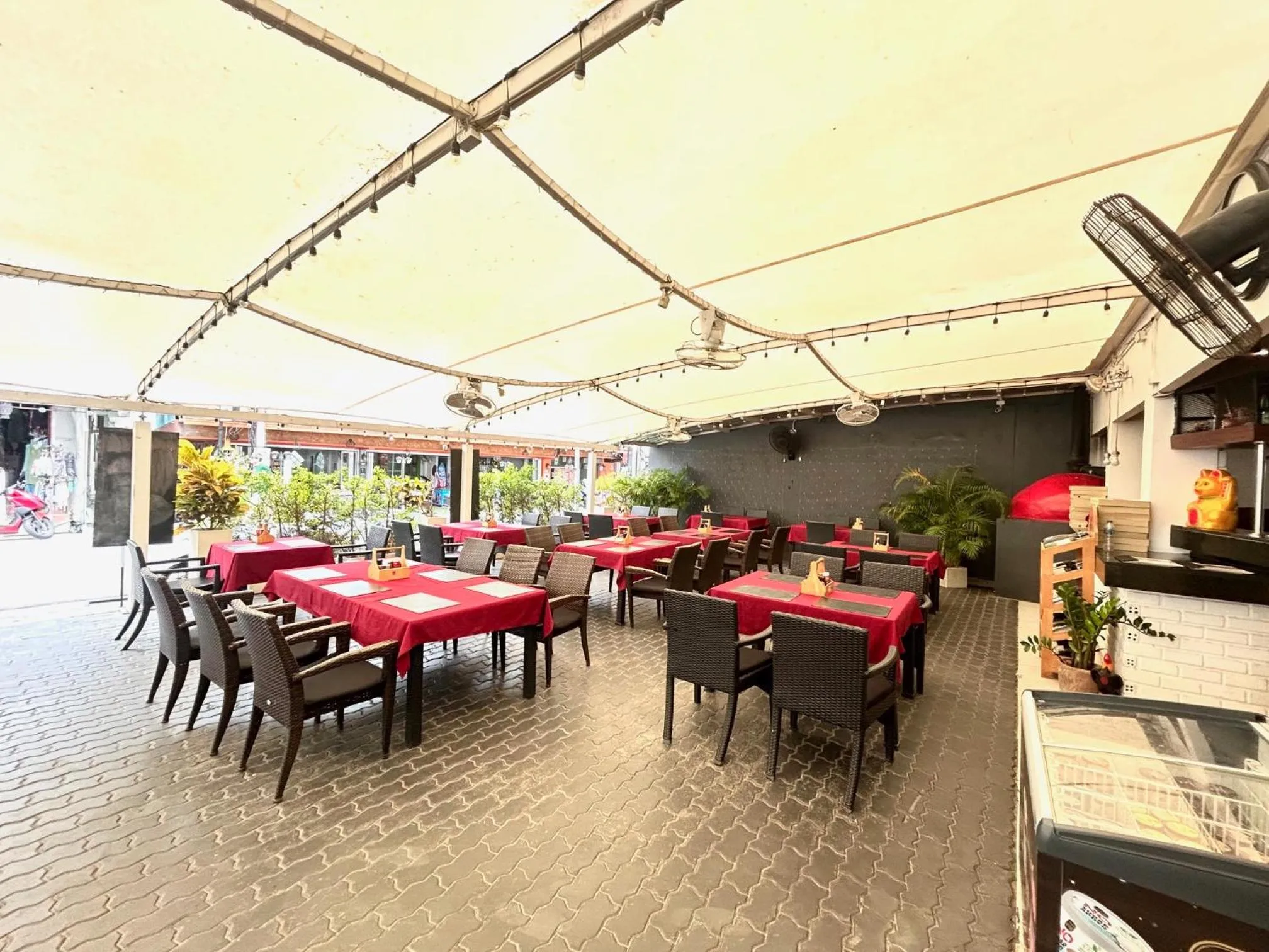 Restaurant/places to eat in The Palms, Kamala Beach - SHA Extra Plus