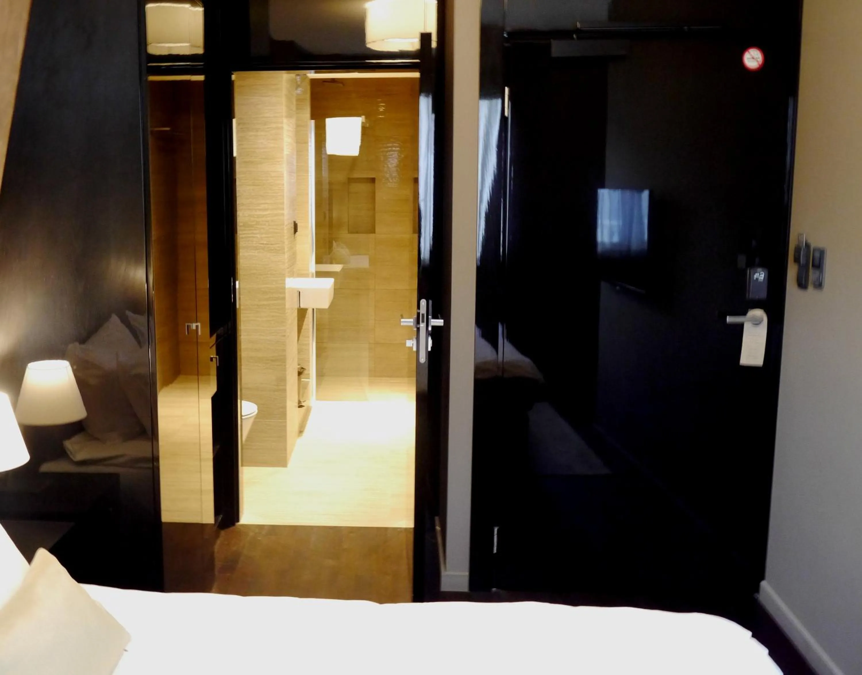 Bathroom, Bed in Medusa Gdańsk Old Town