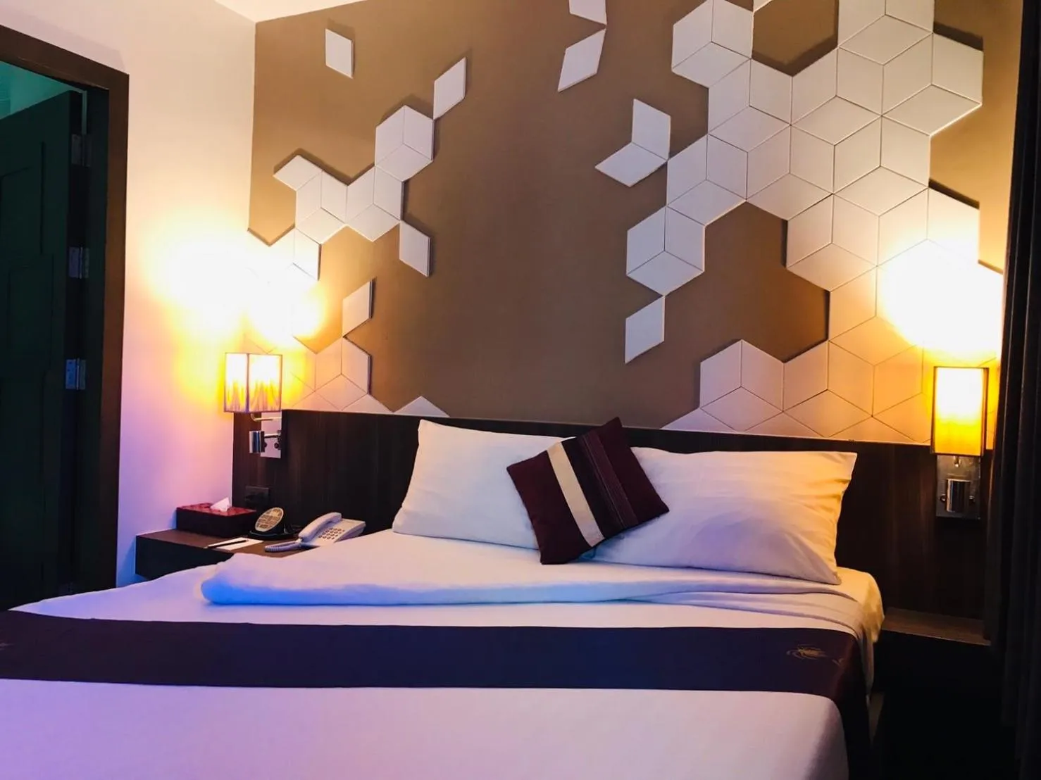 Bed in Paradiso Boutique Suites