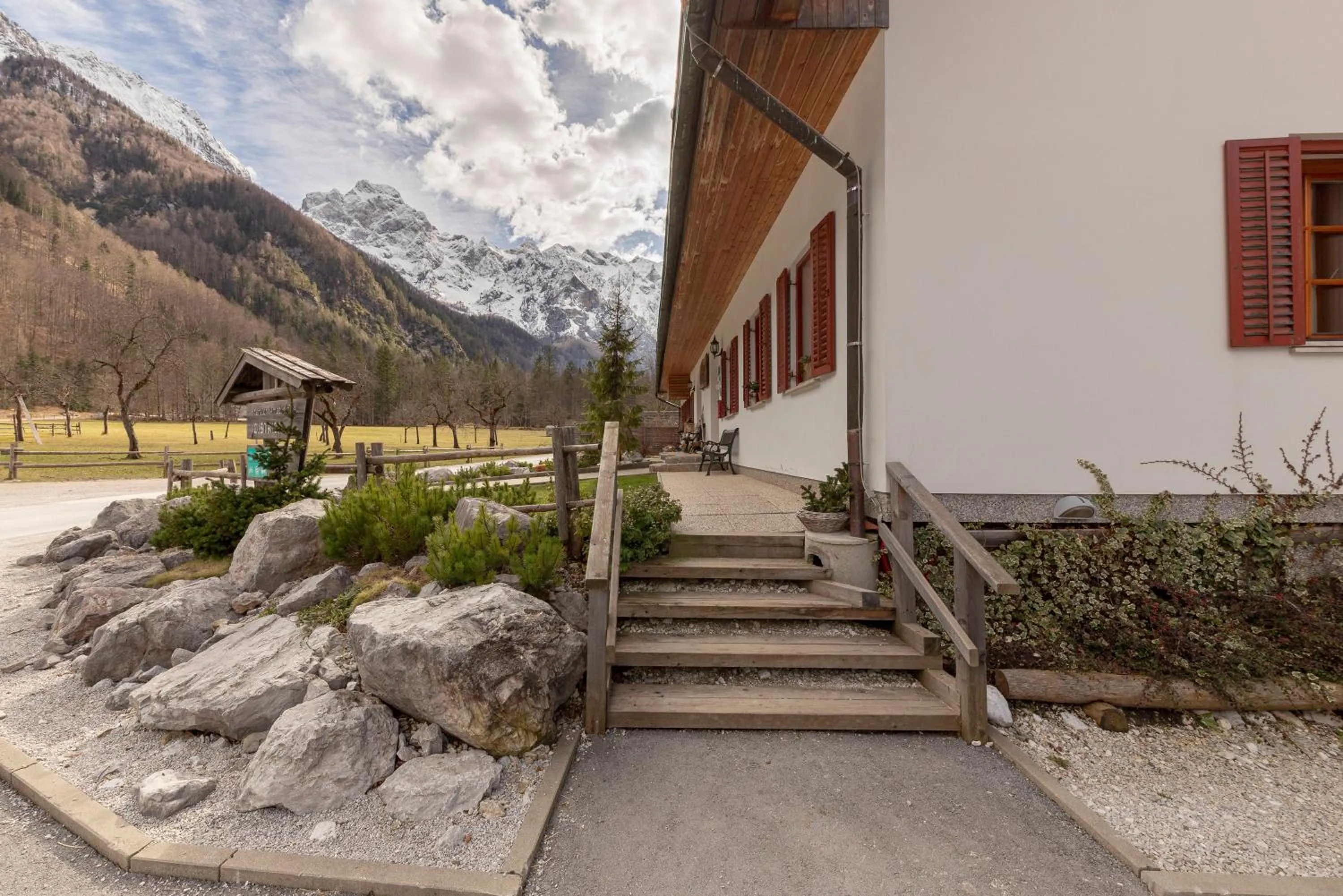 Property building in Hiša Ojstrica