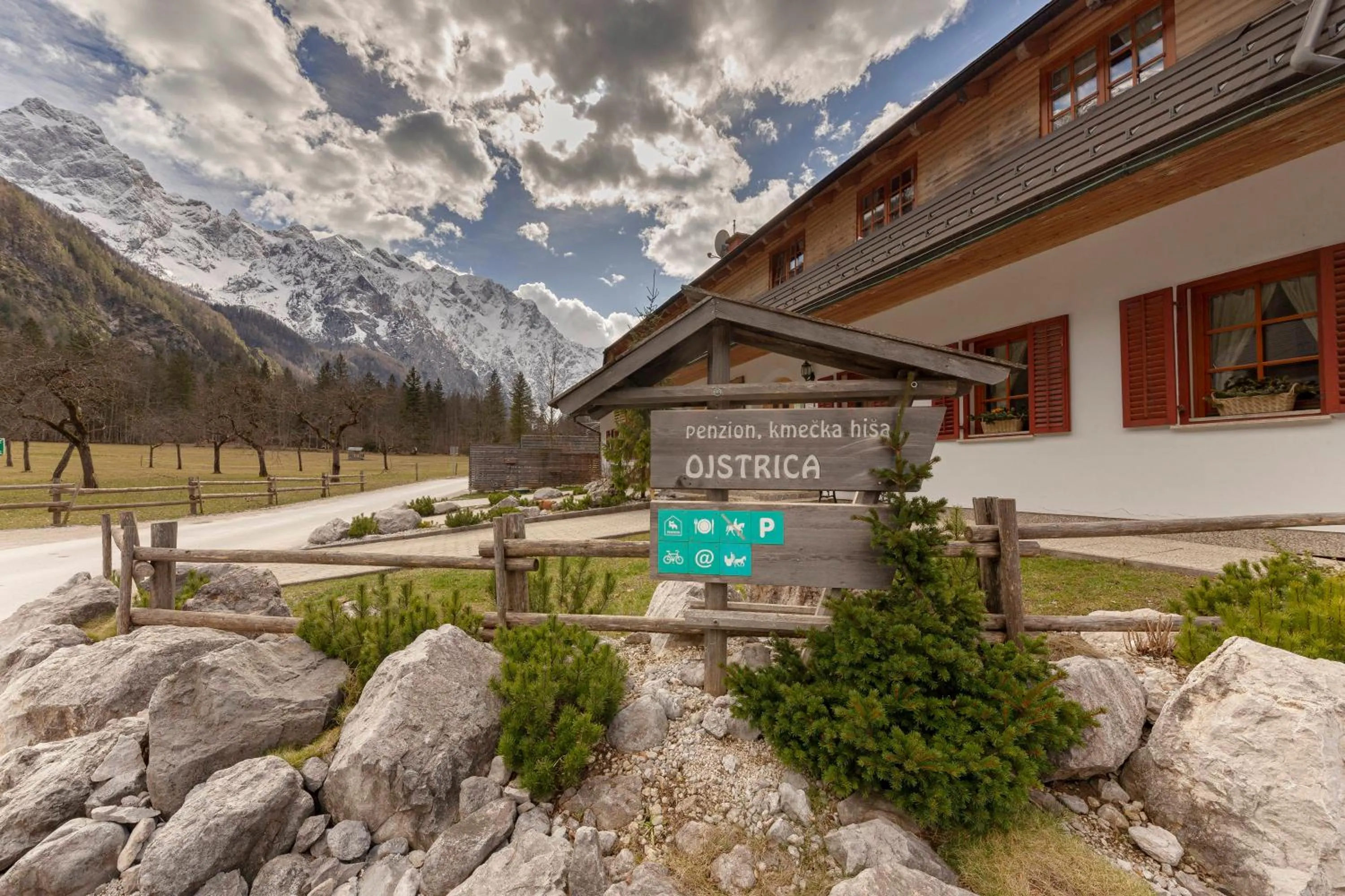 Property building in Hiša Ojstrica