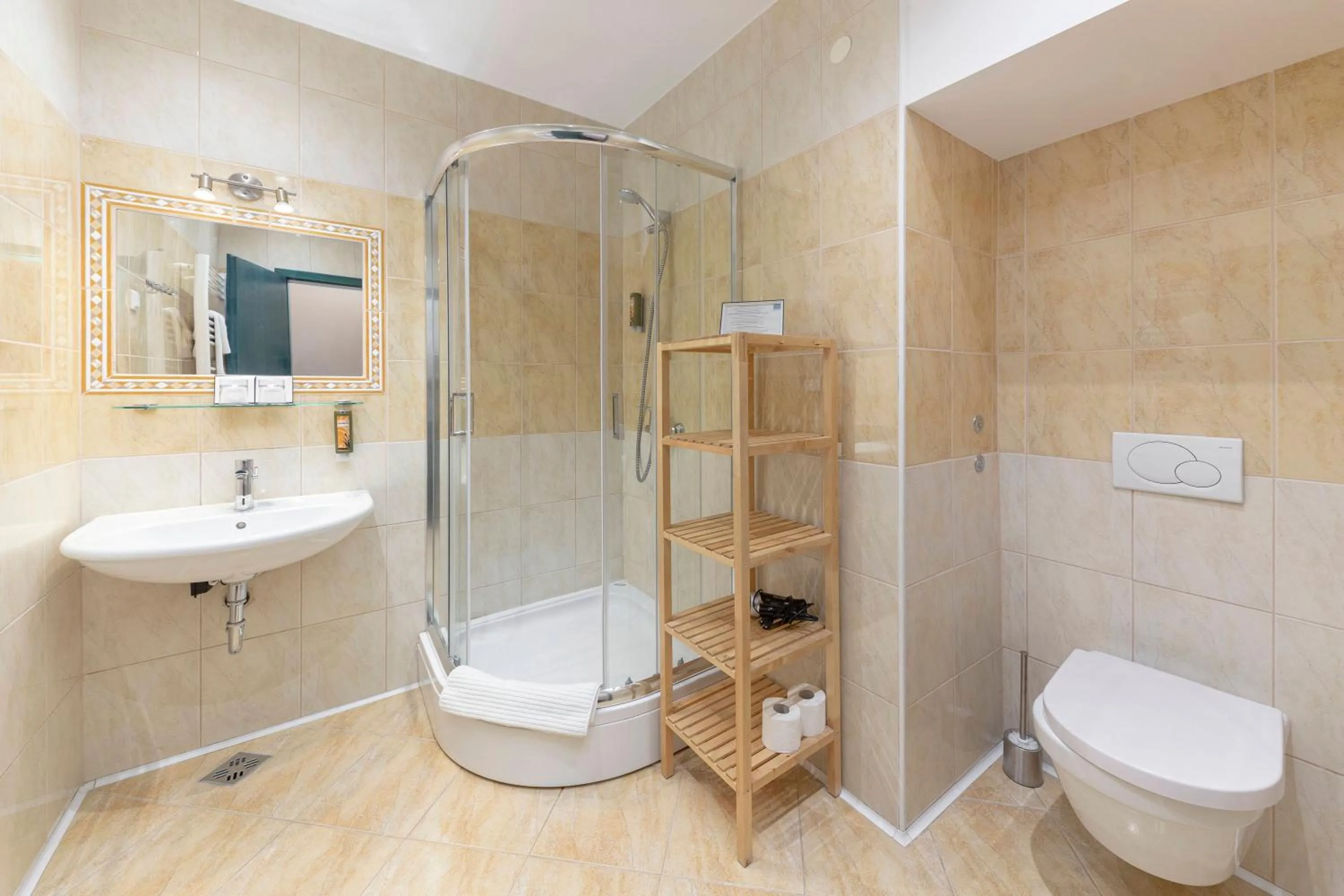 Shower in Hiša Ojstrica