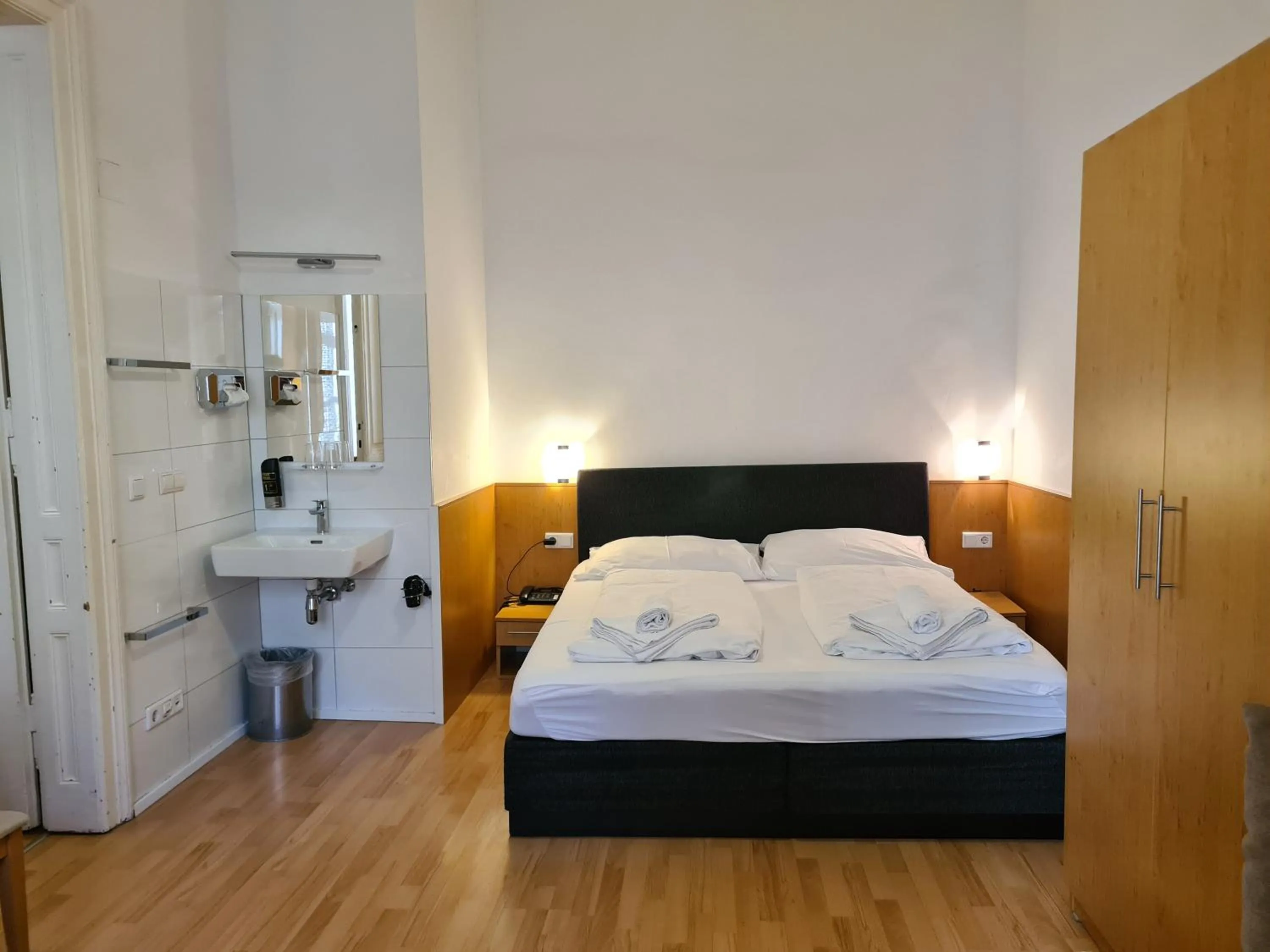 Bed in Pension Ani-Falstaff