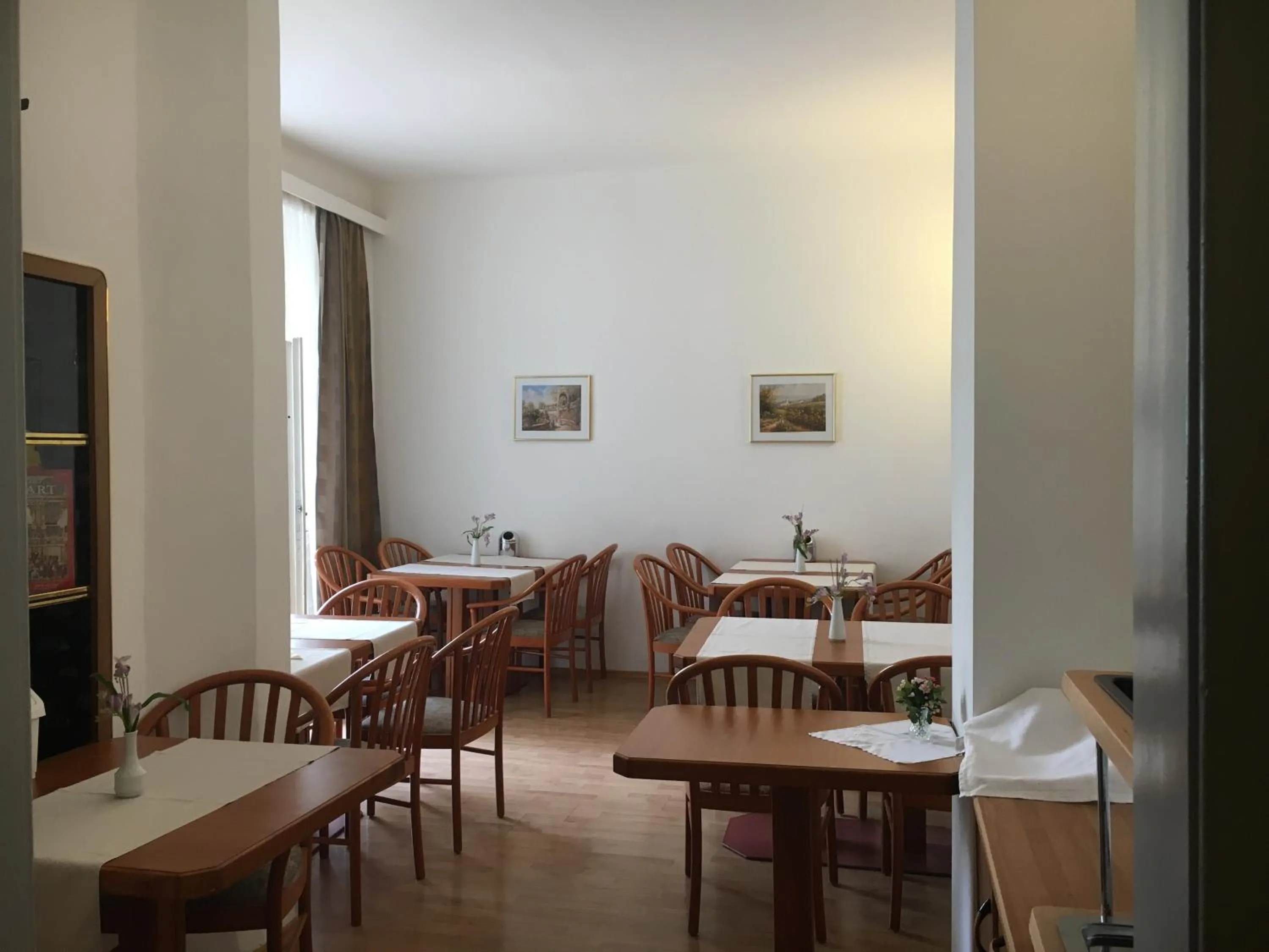 Restaurant/places to eat in Pension Ani-Falstaff