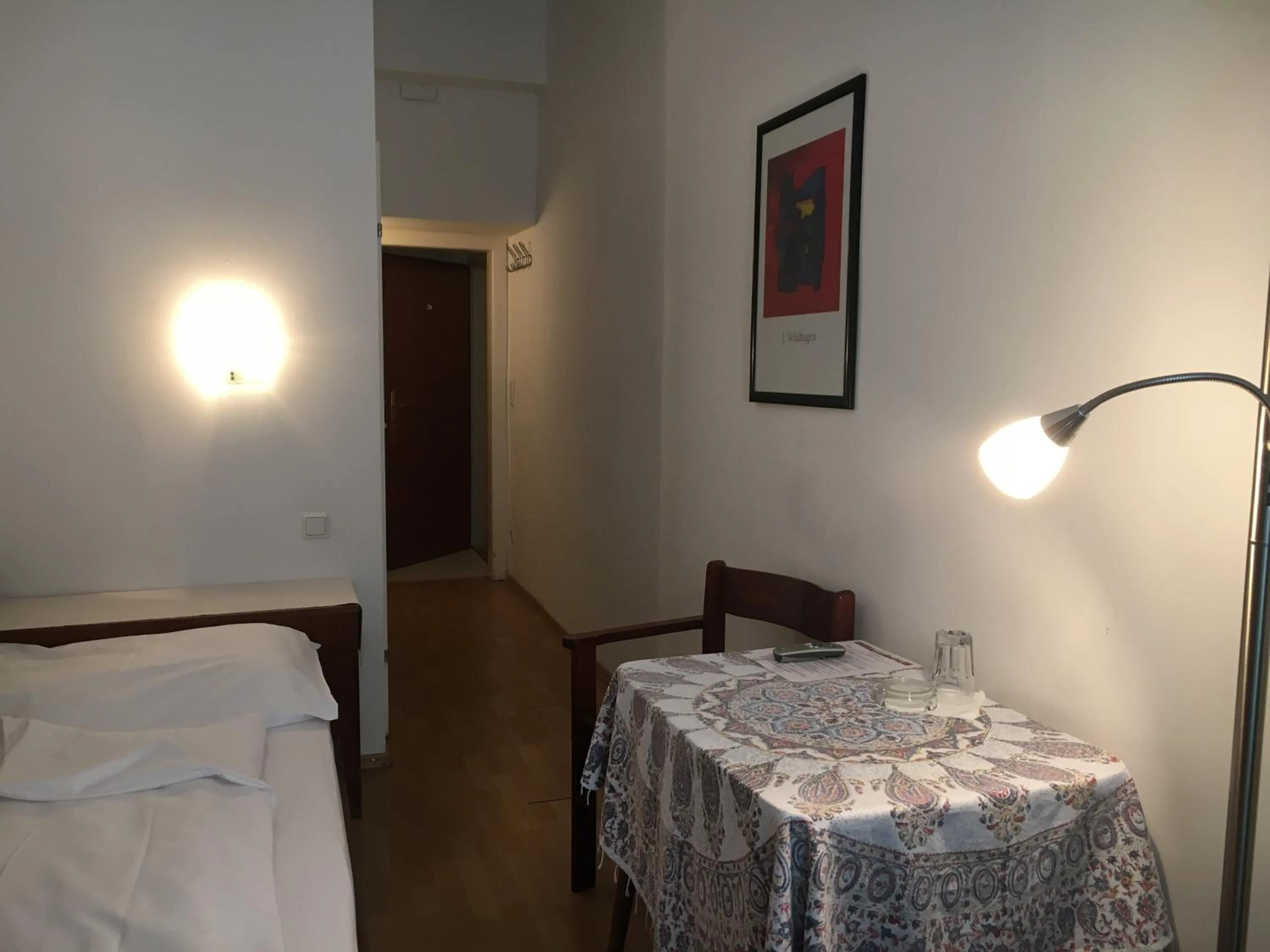 Photo of the whole room, Bed in Pension Ani-Falstaff