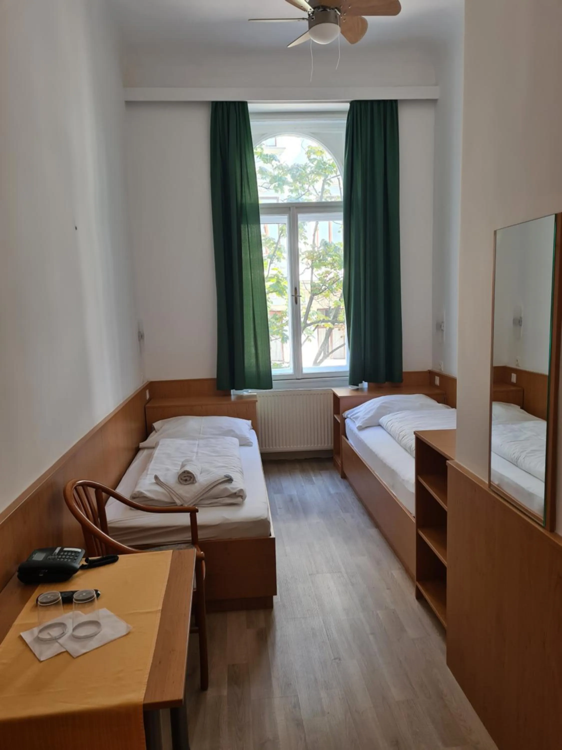 Bed in Pension Ani-Falstaff