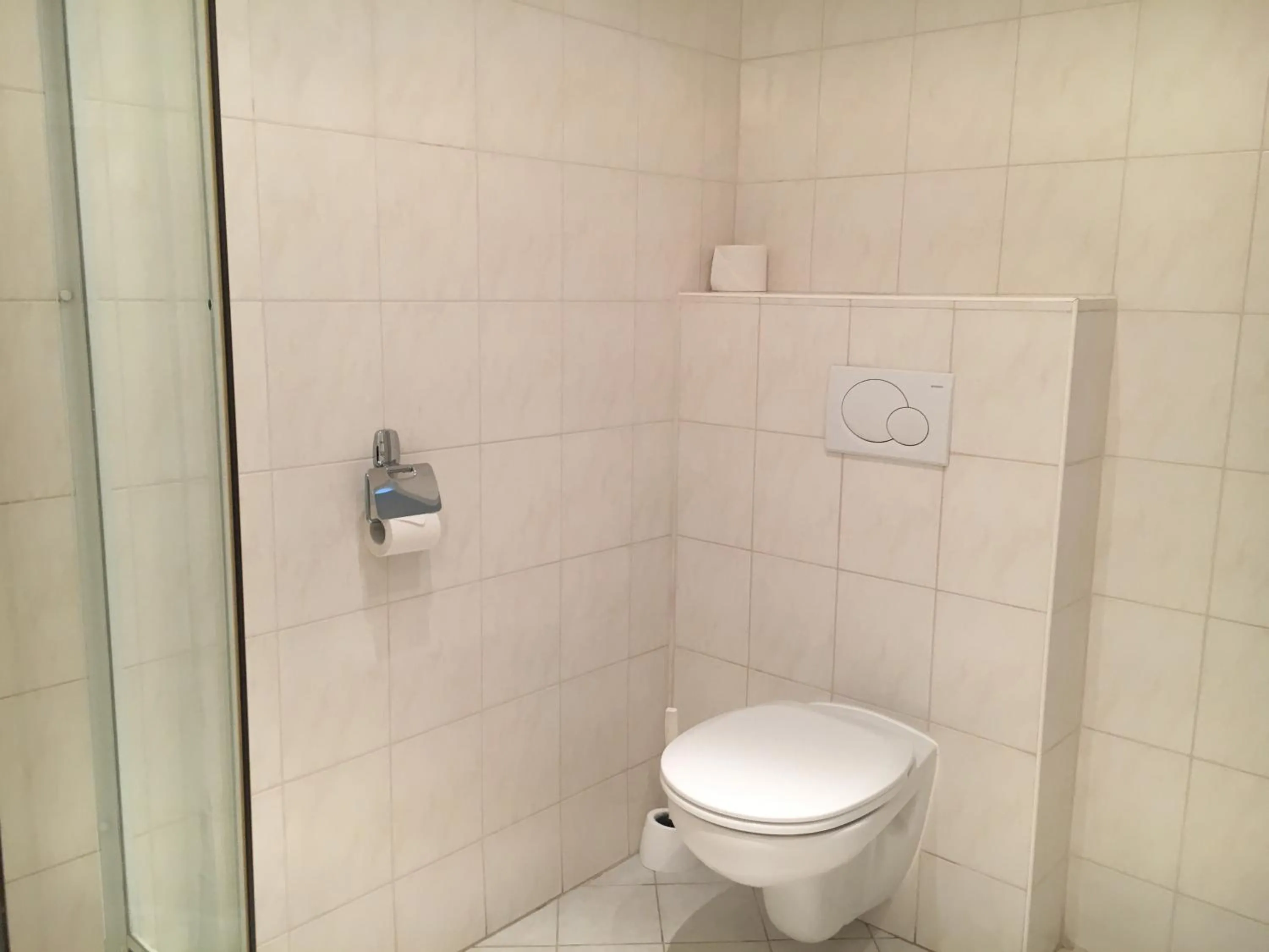 Toilet in Pension Ani-Falstaff