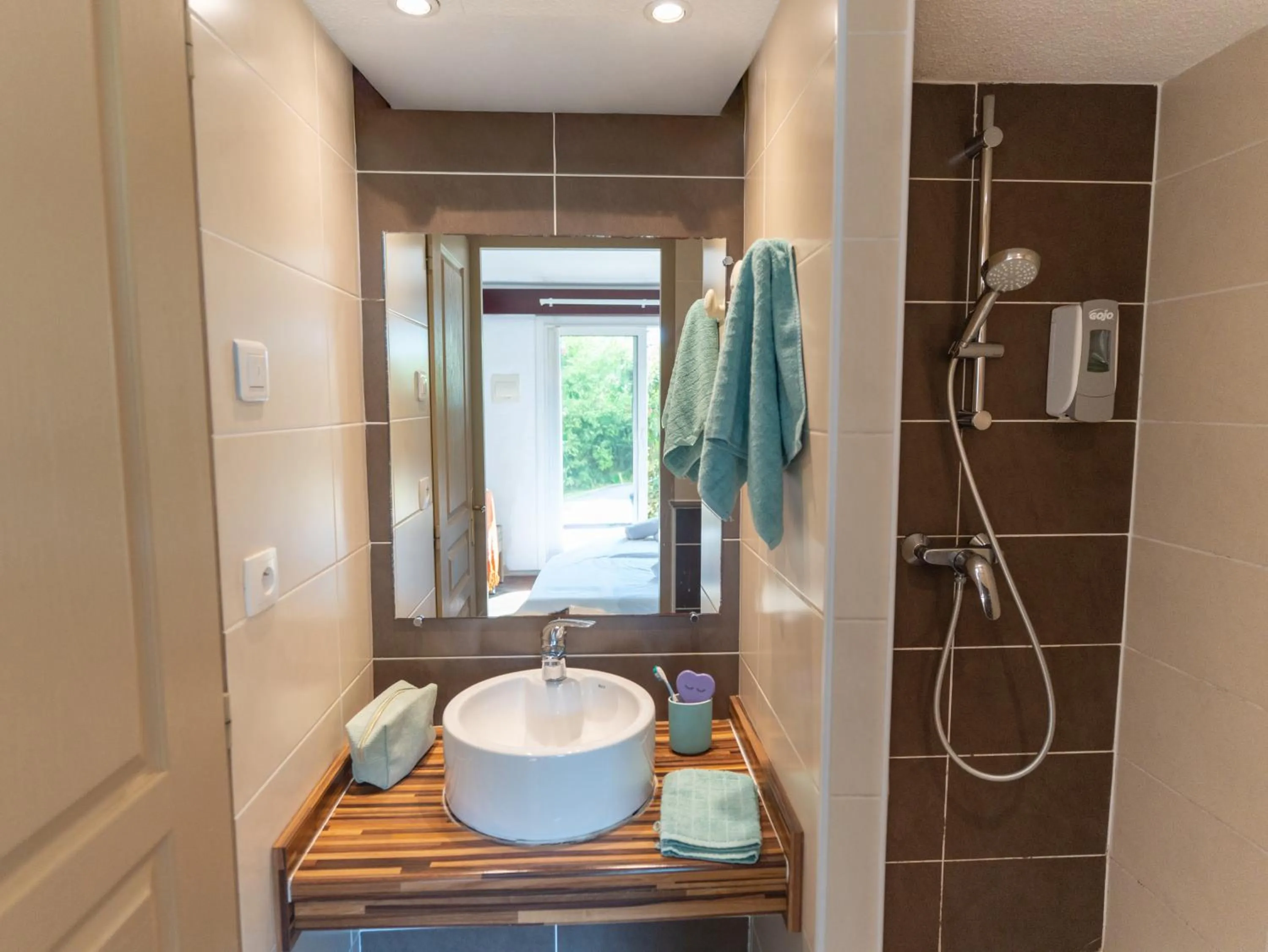 Shower in VVF Golfe de Saint-Tropez
