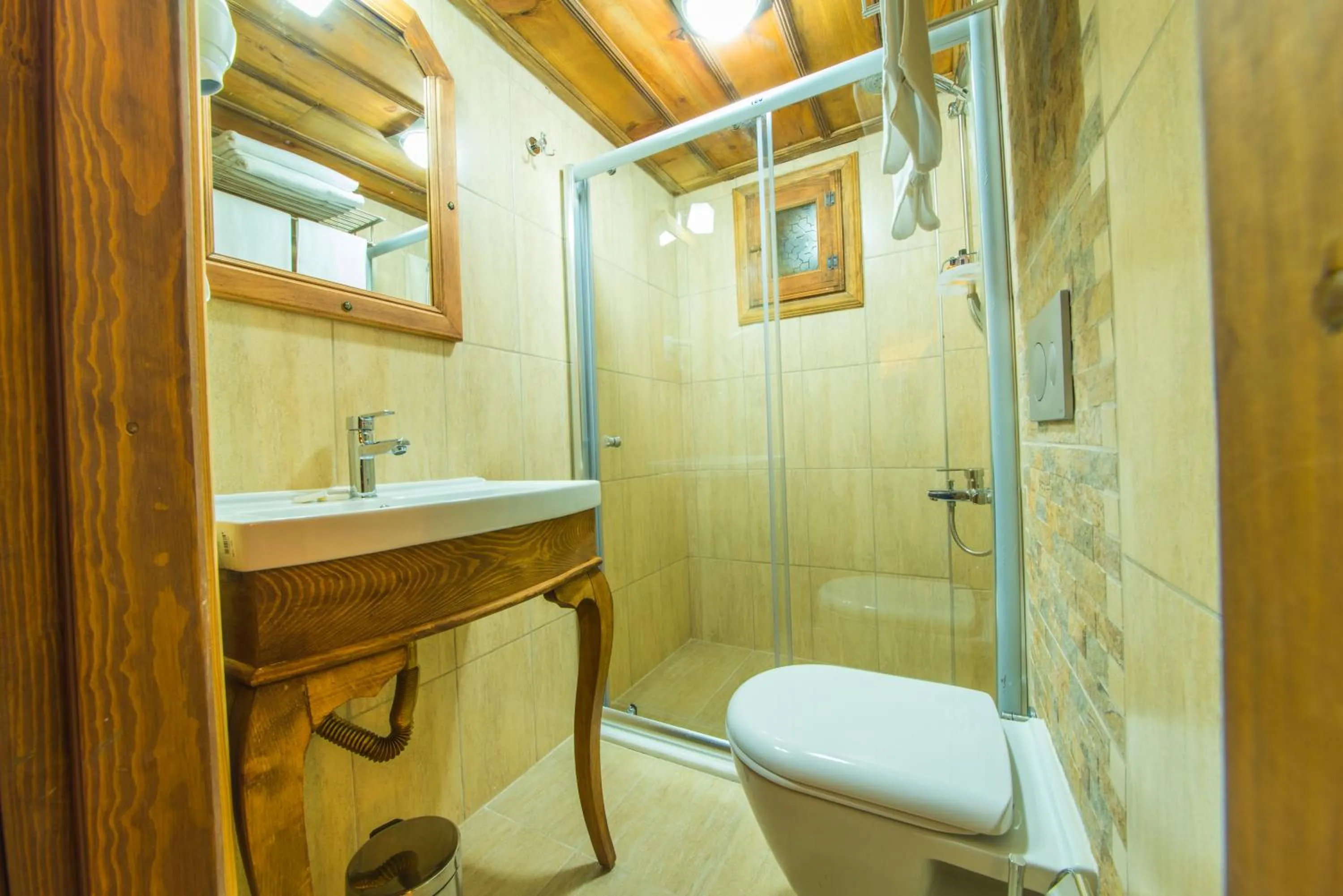 Shower in Akbulut Konak