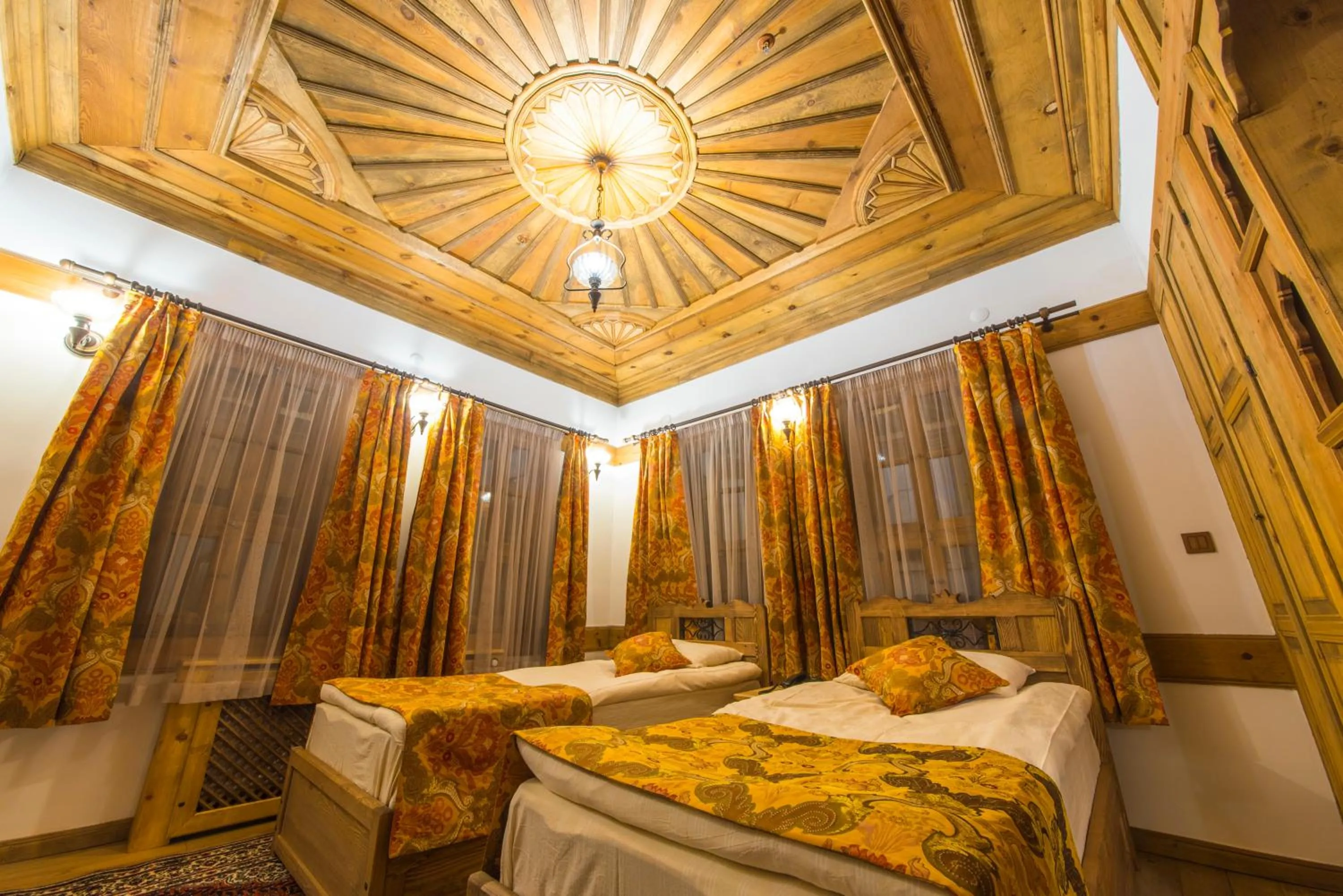 Shower, Bed in Akbulut Konak