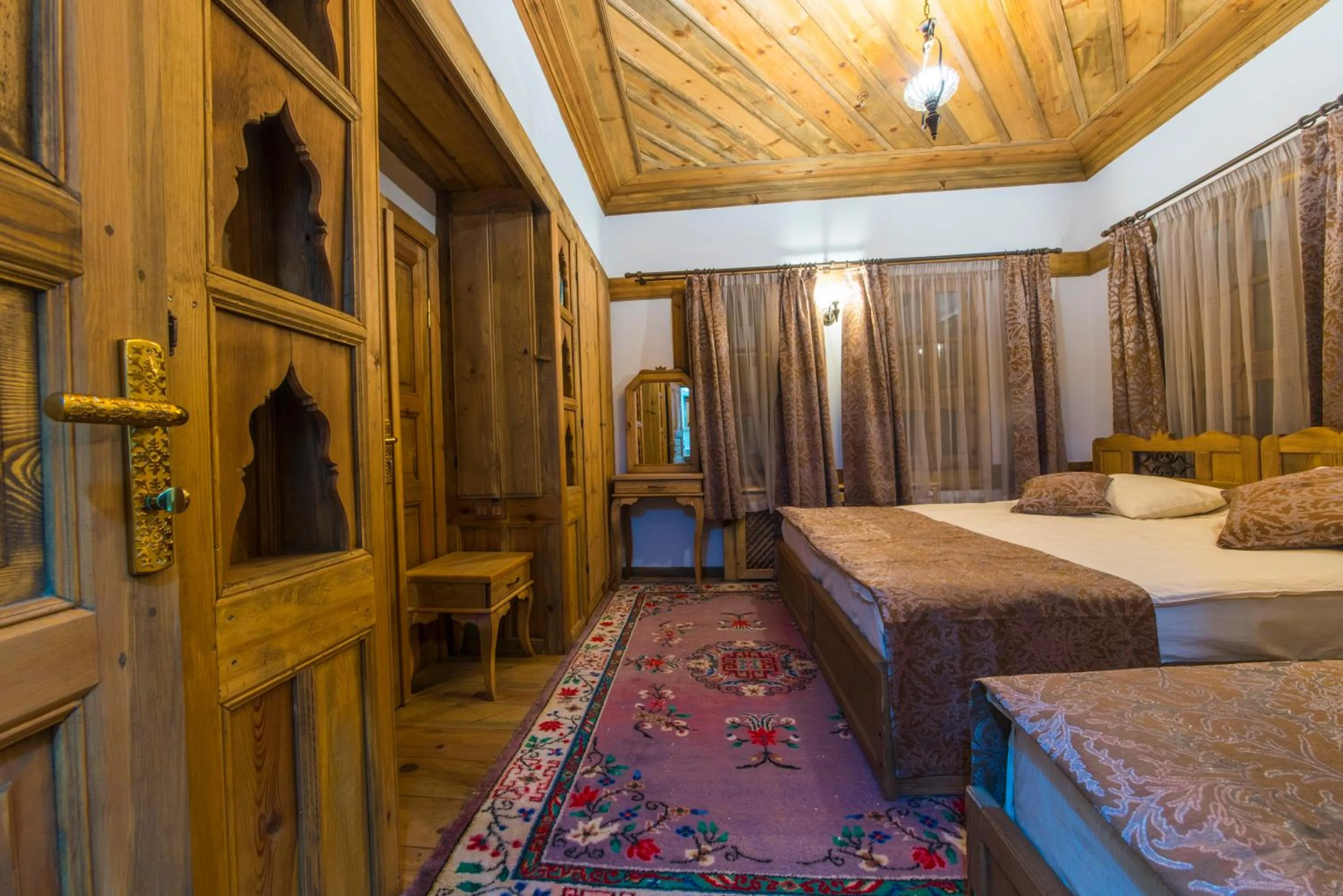 Photo of the whole room, Bed in Akbulut Konak