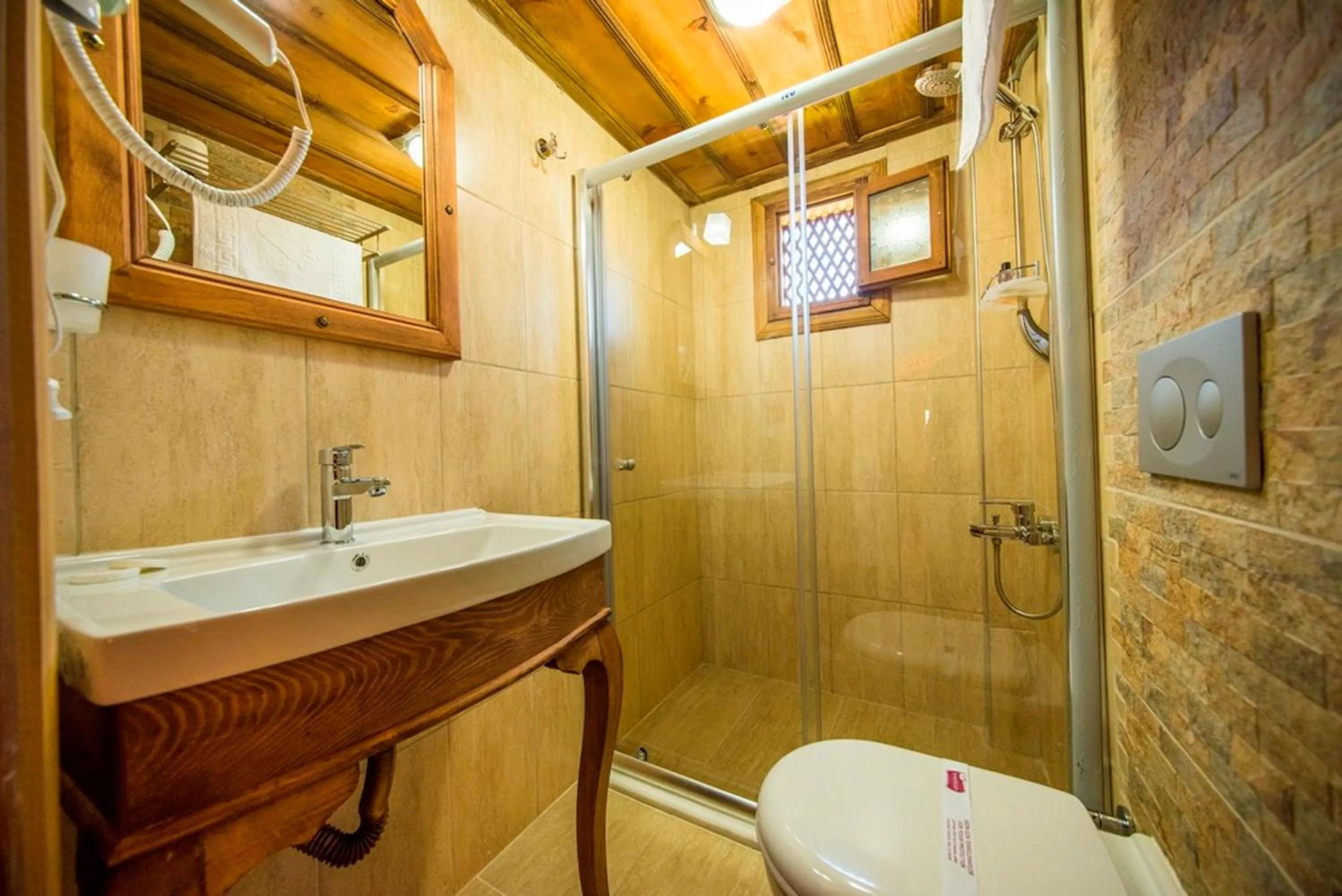 Shower in Akbulut Konak