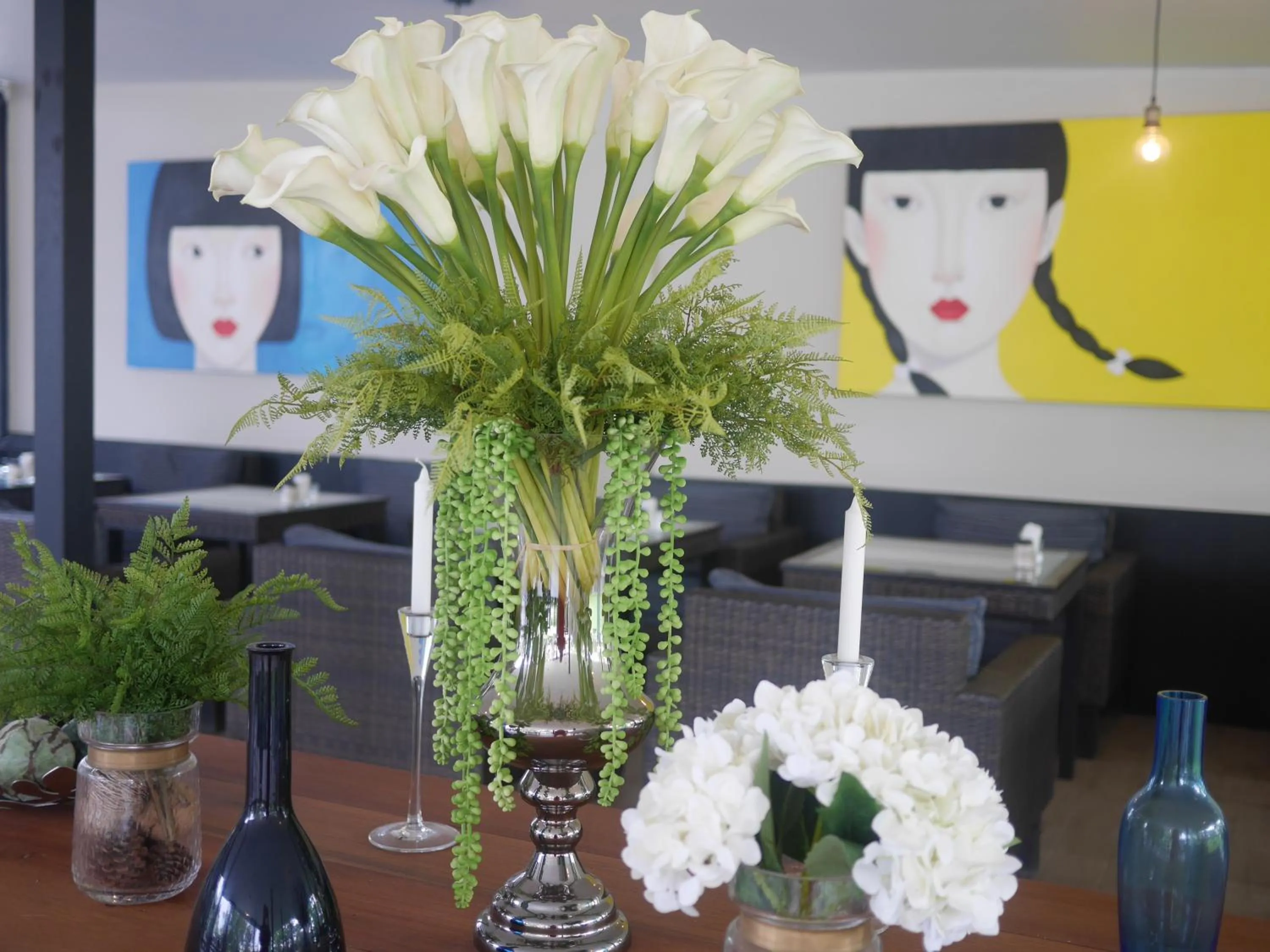 Restaurant/places to eat in Paragon Inn