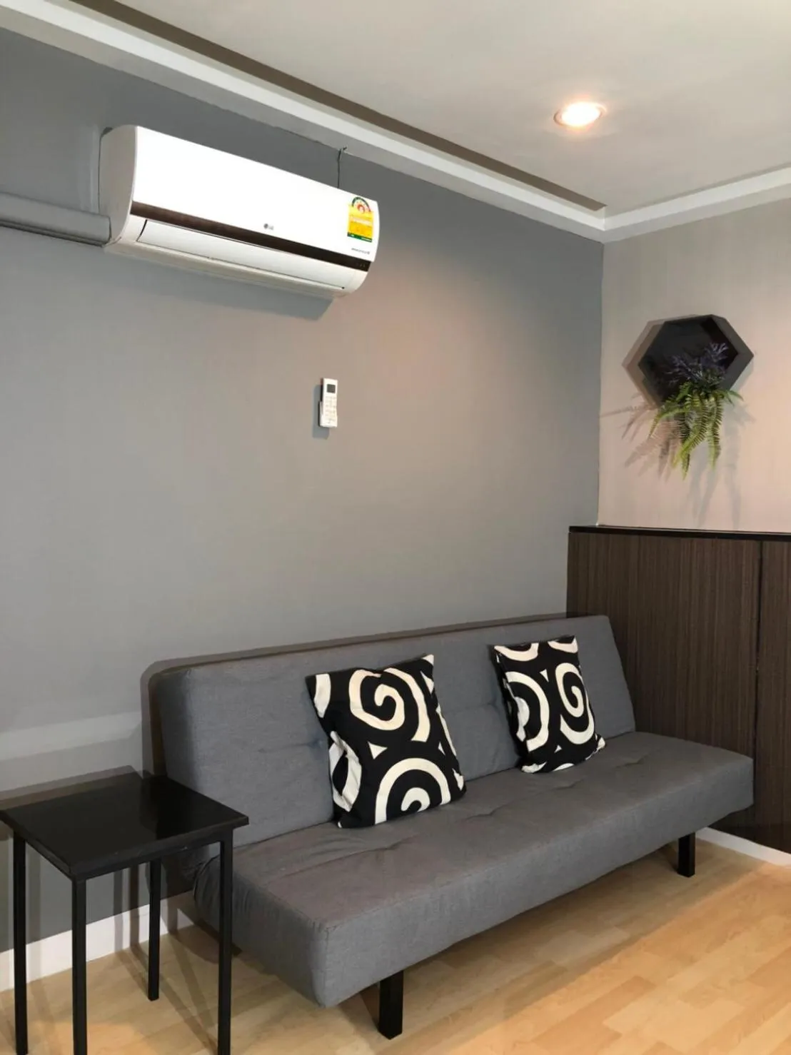 Dining area in Paragon Inn