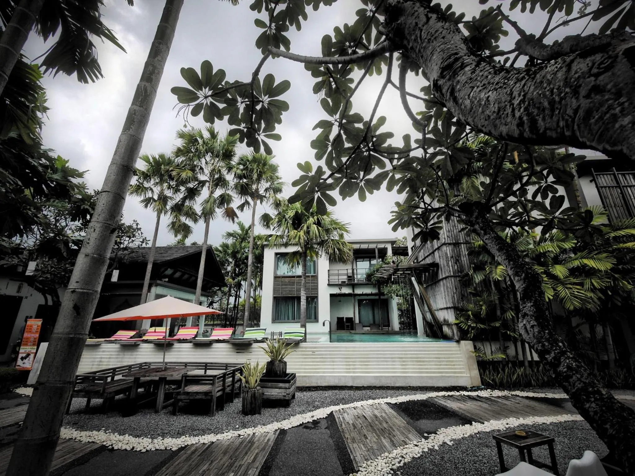 Patio in Paragon Inn