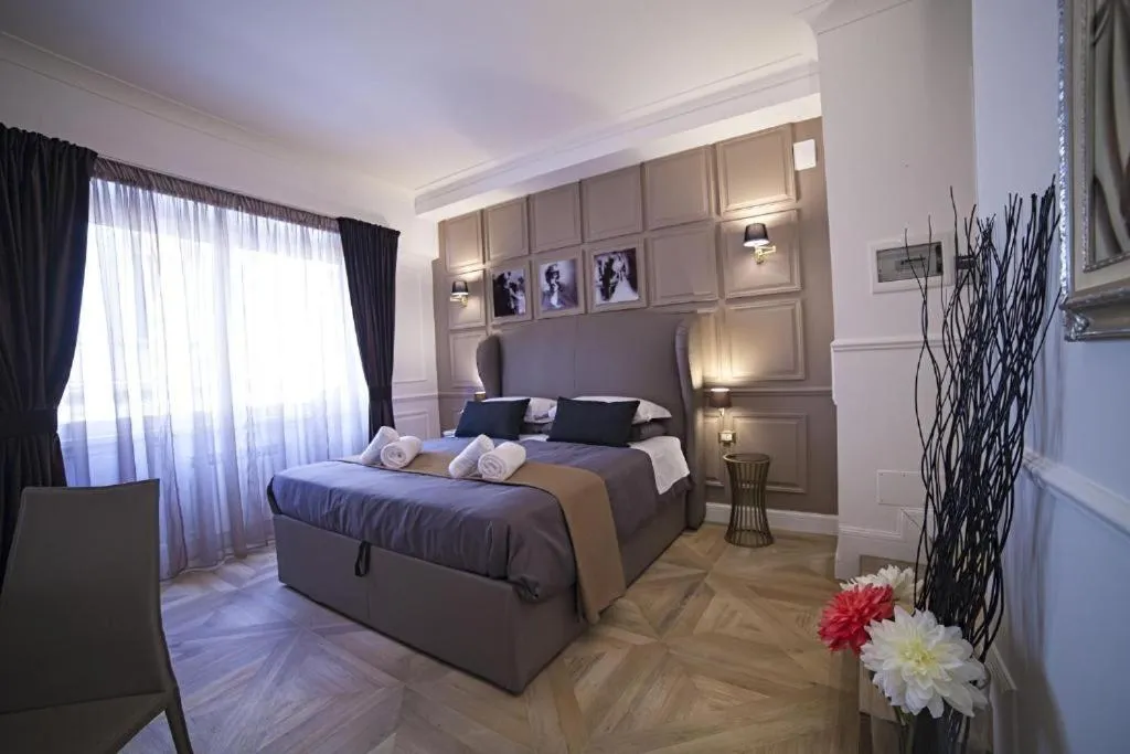 Photo of the whole room, Bed in Vatican Luxury Home
