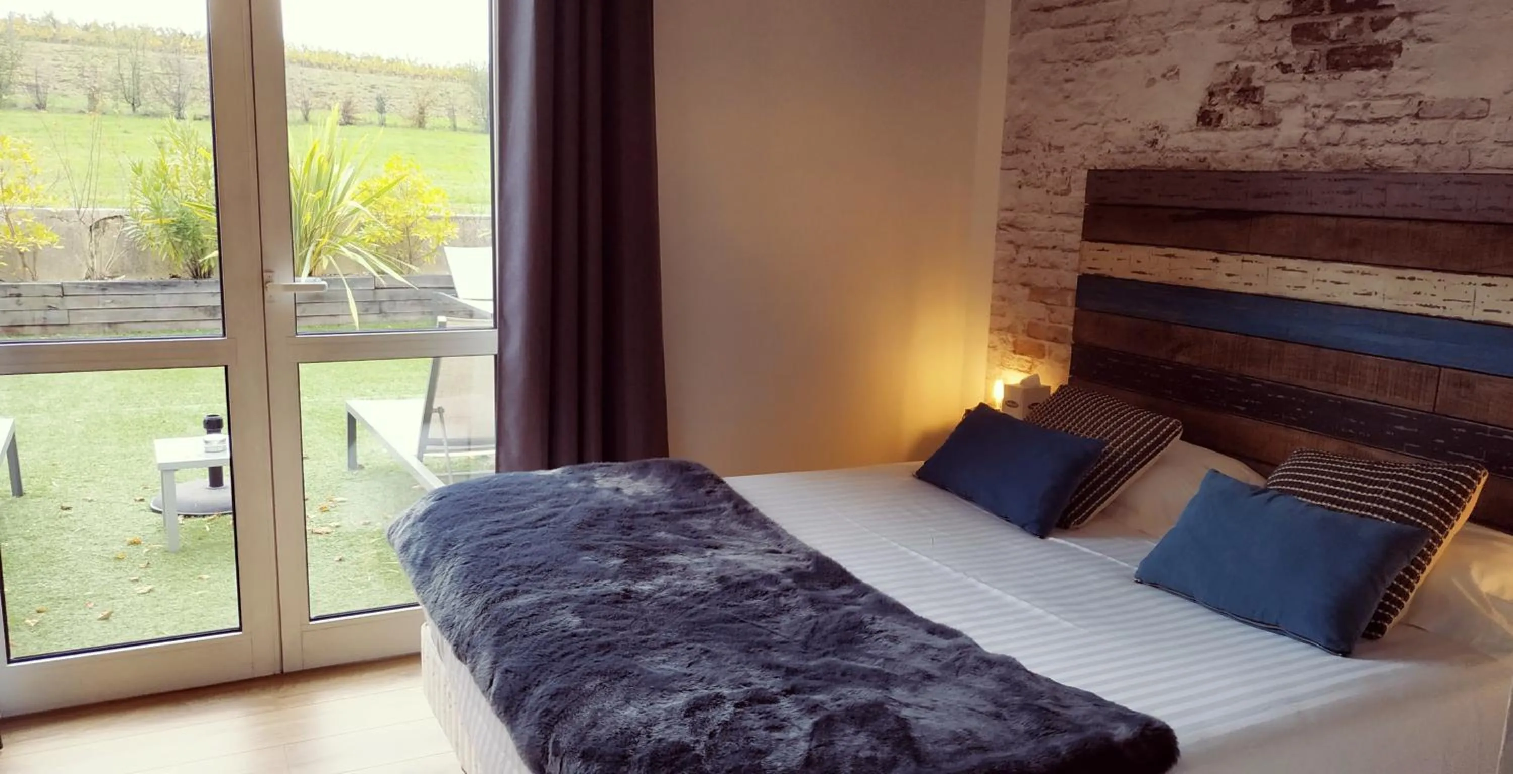 Bed in Pey La Tour - Logis Hôtels & Restaurant