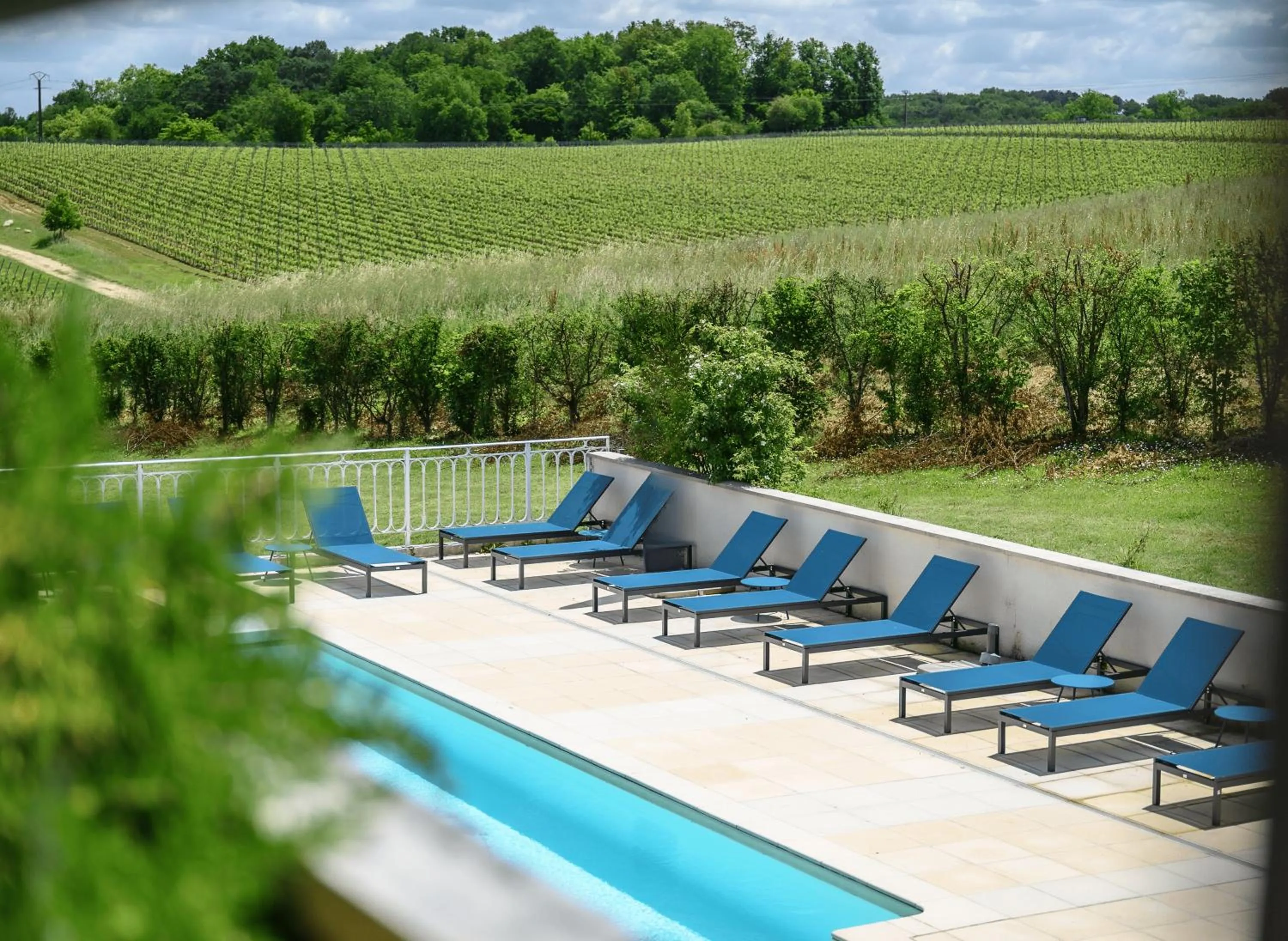 Swimming pool in Pey La Tour - Logis Hôtels & Restaurant