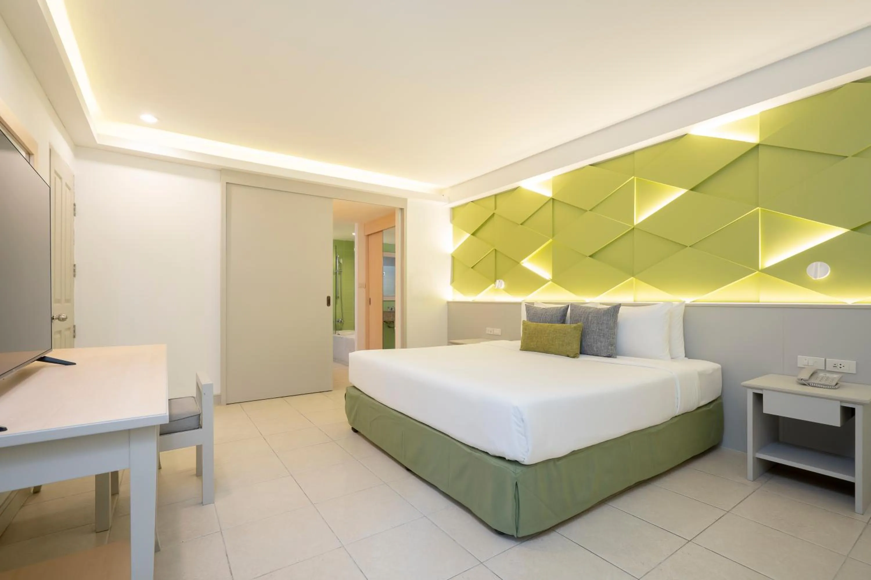 Bed in The Green Park Resort