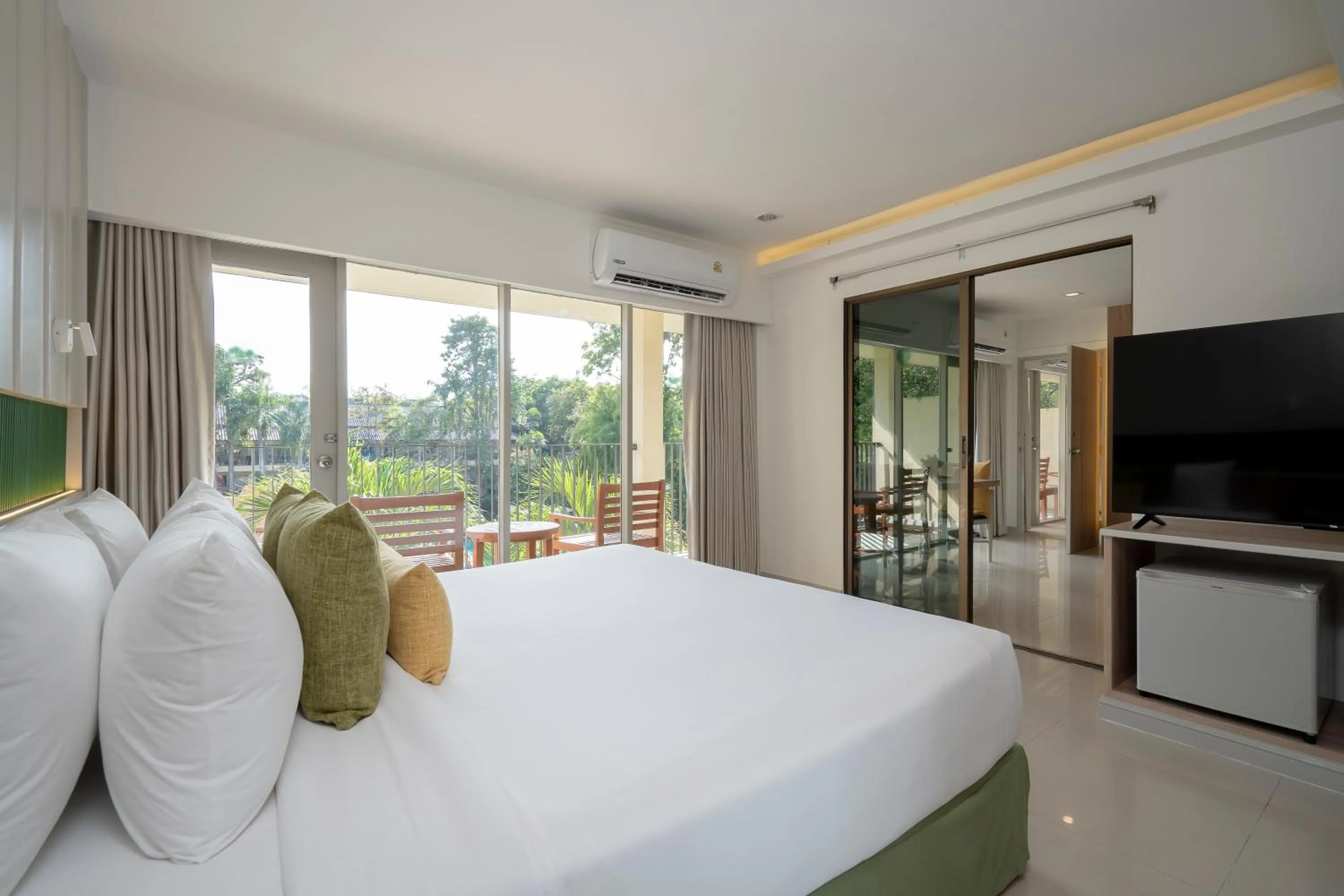 Bed in The Green Park Resort