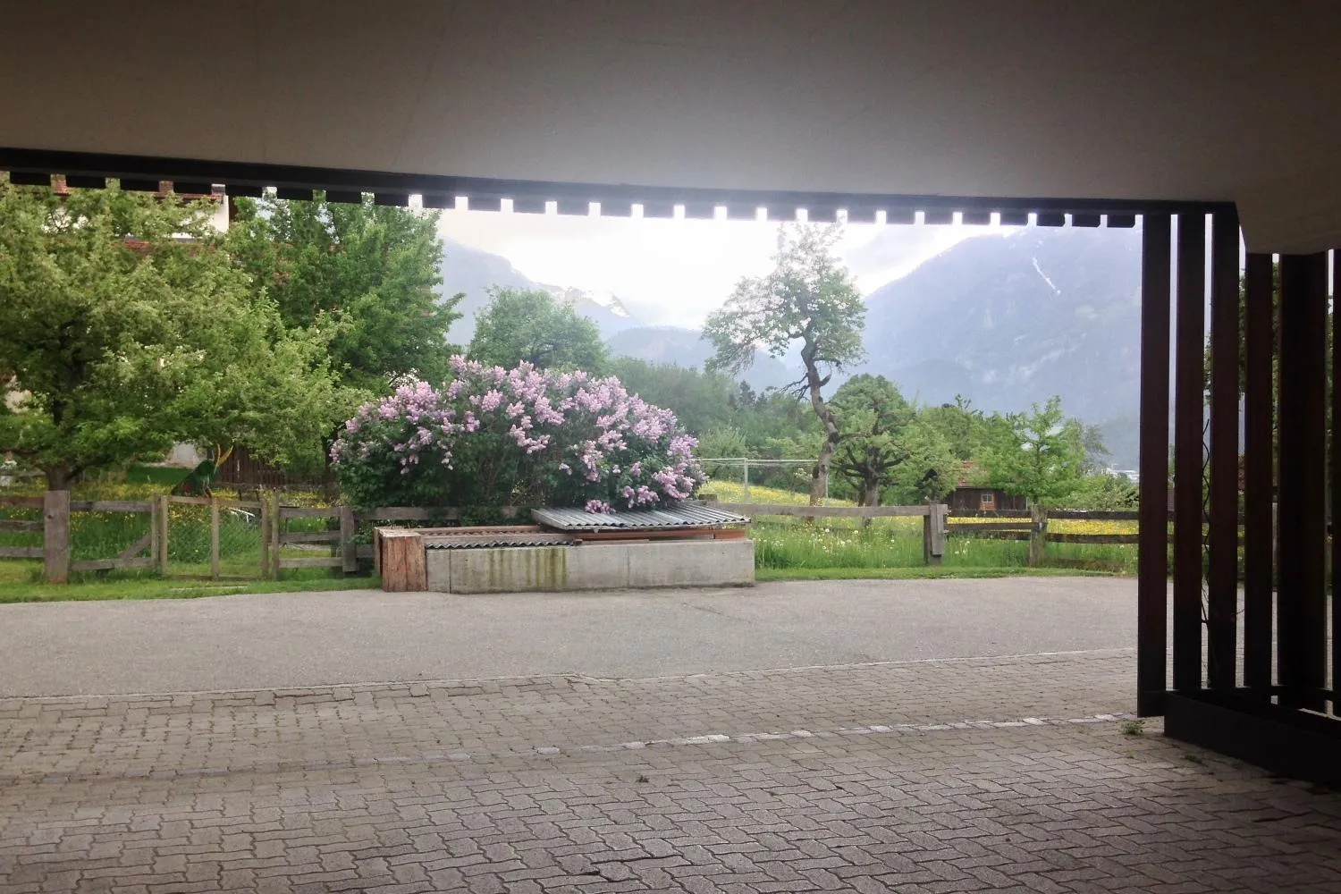 Garden view in Landhus Almens