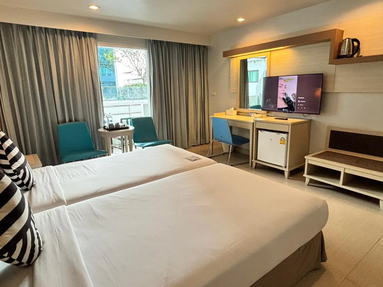 Bedroom, Bed in Sunshine Vista Hotel