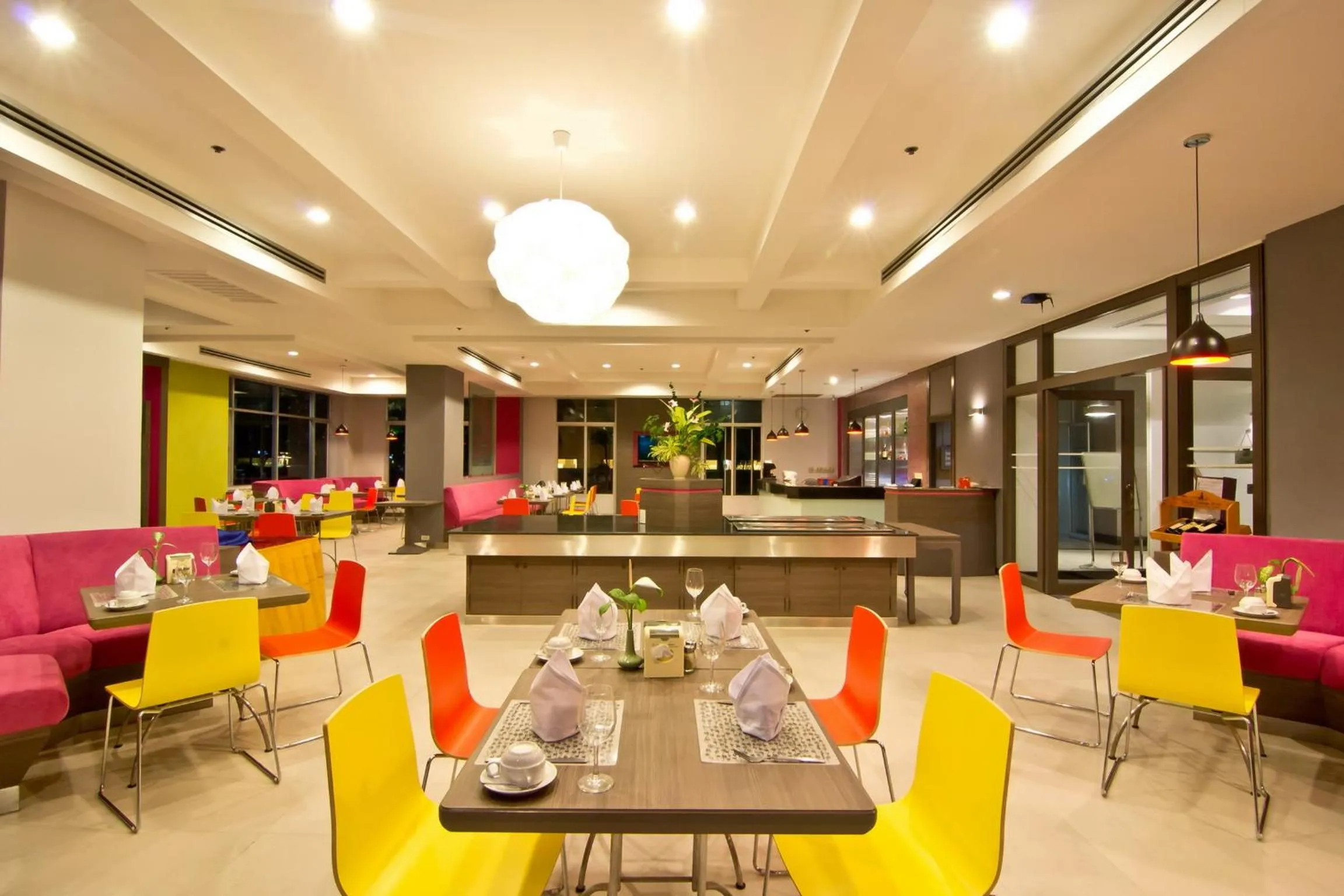 Restaurant/places to eat in Sunshine Vista Hotel