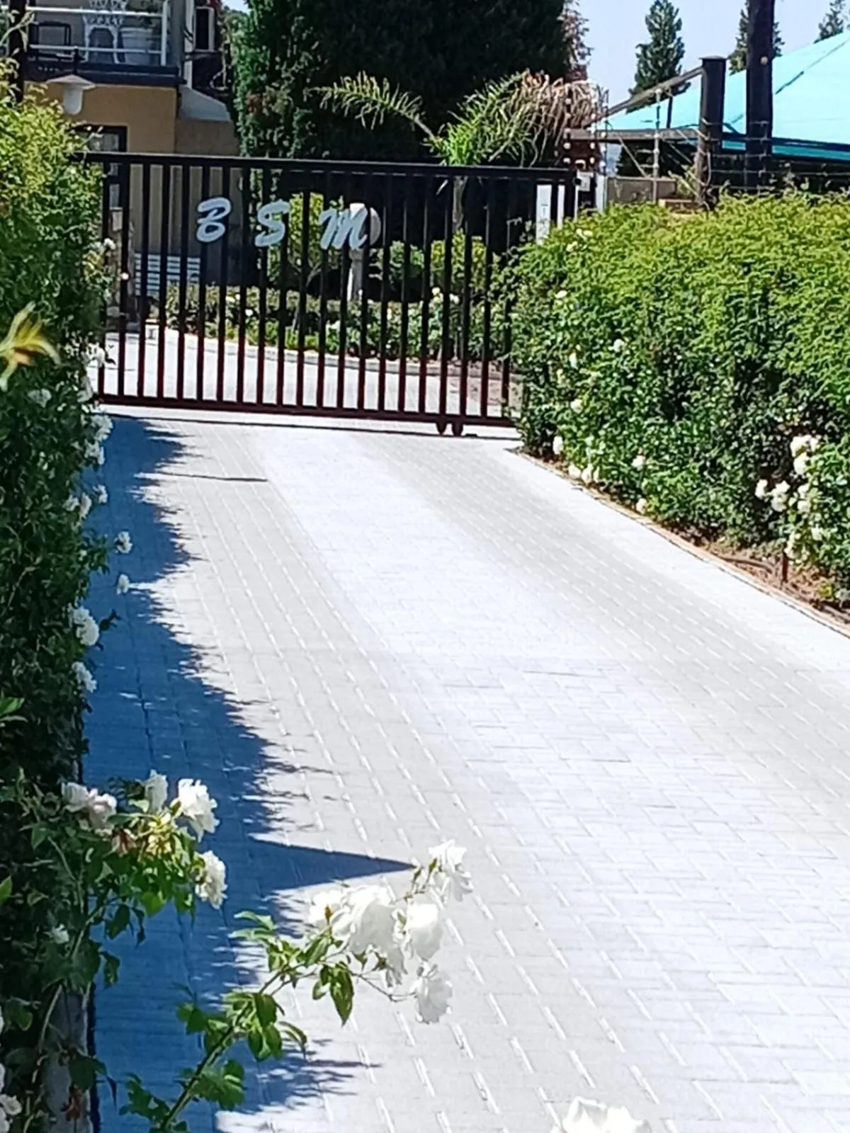 Facade/entrance in Bri-Shel Manor B&B